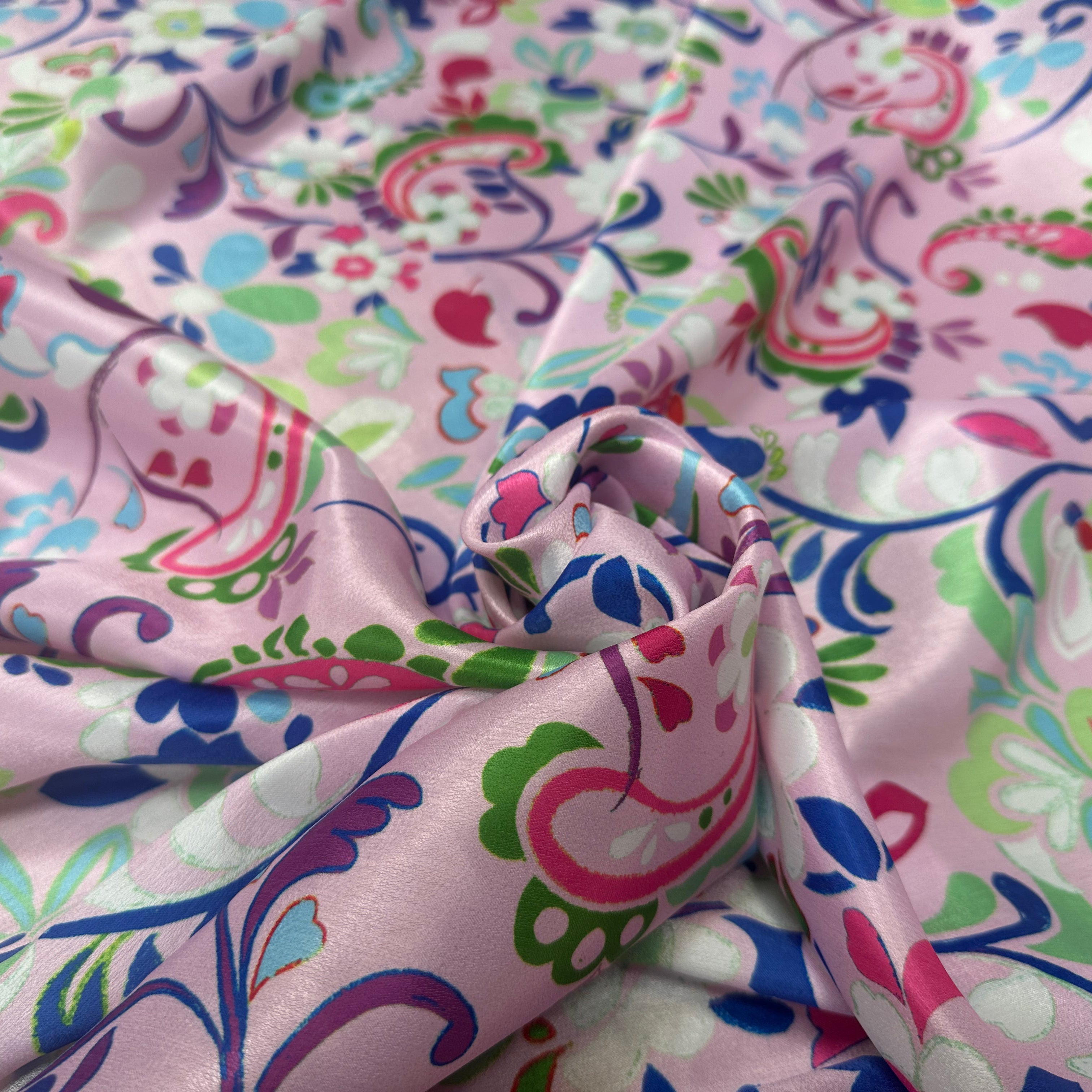 SATIN VELOUTÉ FLEURS FOND ROSE PALE - My Little Coupon