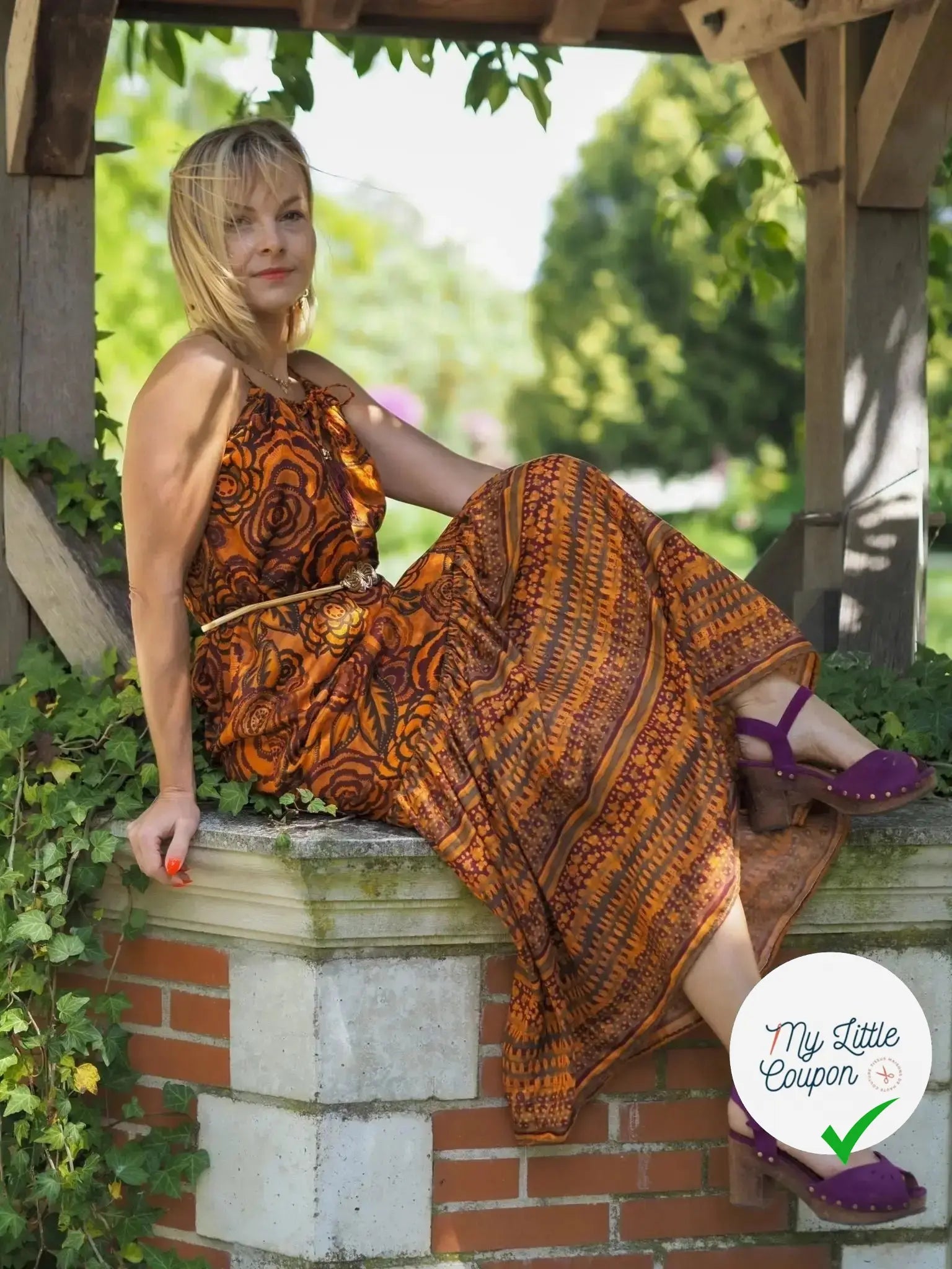 SATINETTE SOIE COTON MERVEILLEUSES FLEURS ORANGES ET VIOLETTESÂ - My Little Coupon