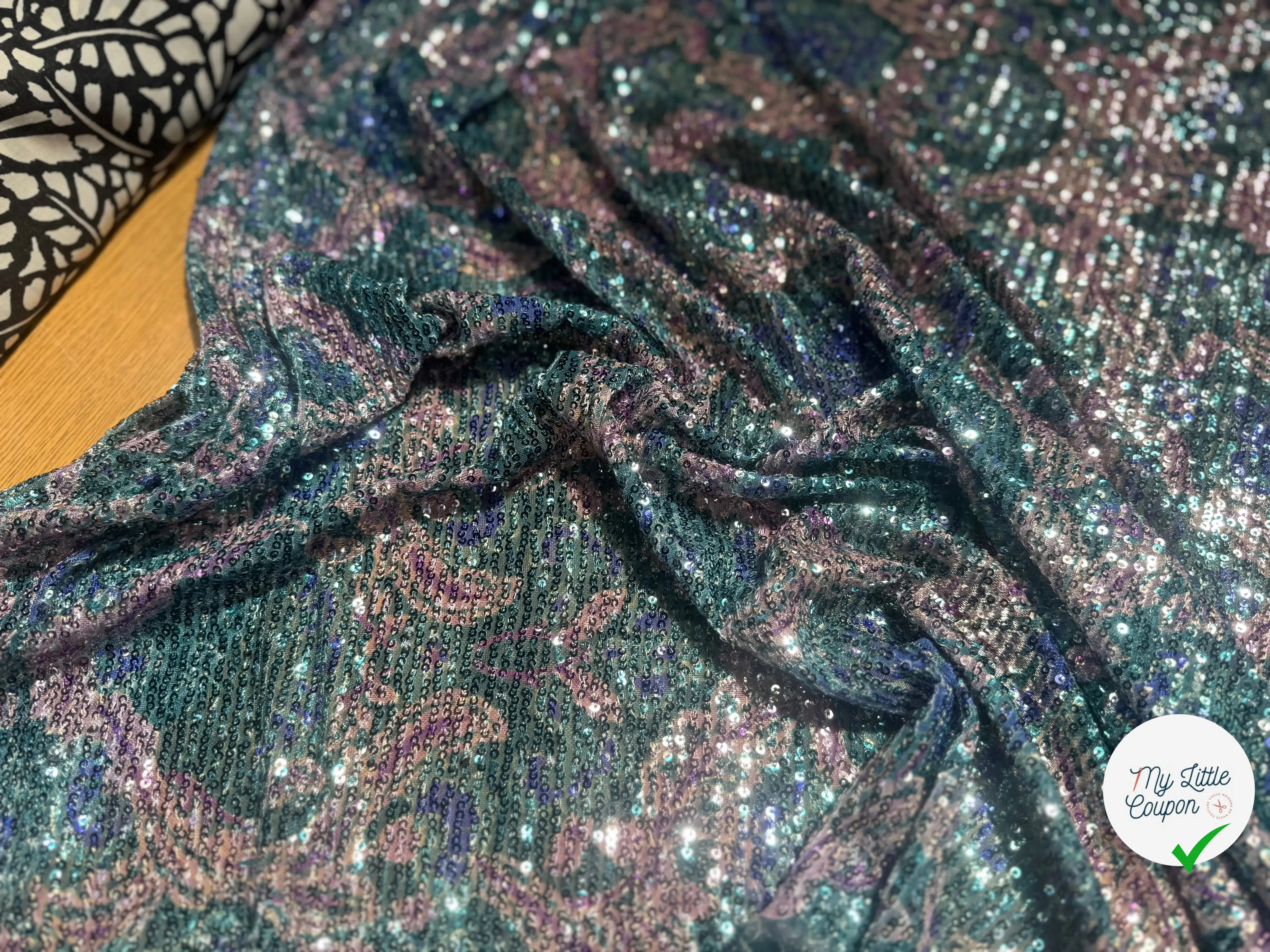 SEQUIN FOND BLEU FEUILLES GOLD & BLEU 5% EA - My Little Coupon