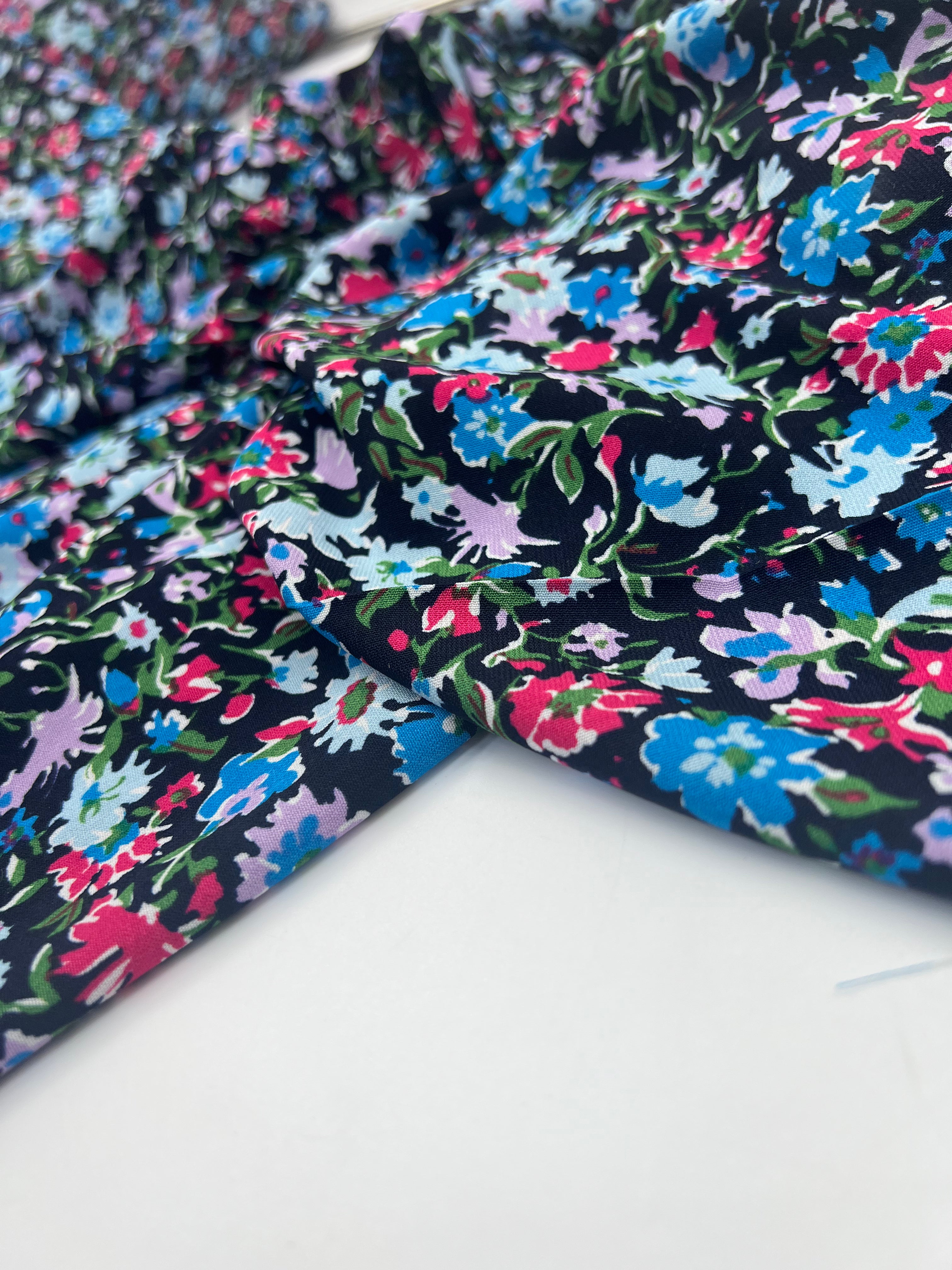 (Chute) TISSU FLUIDE POLYESTER IMPRIMÉ PROMESSE DE FLEURS - My Little Coupon