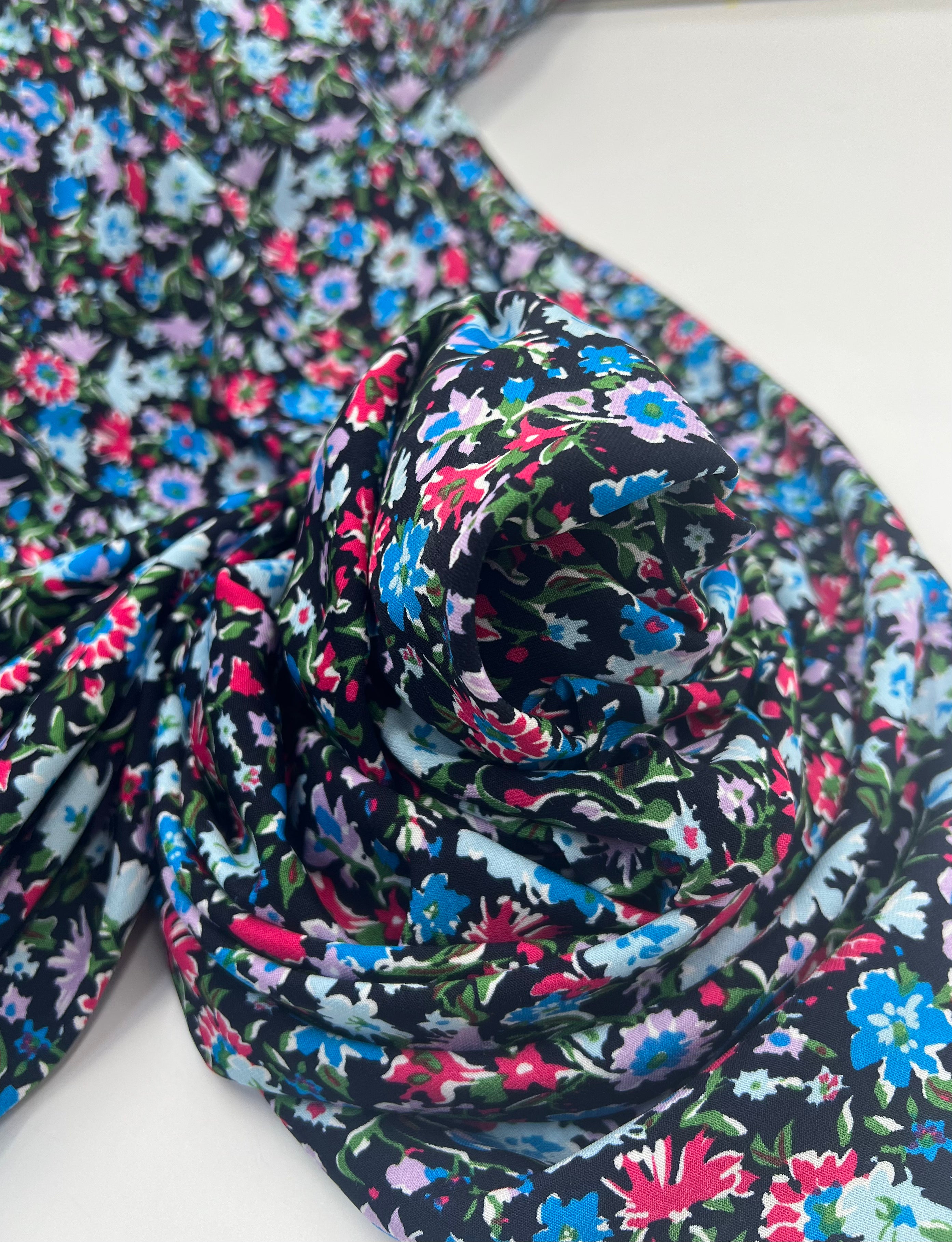 (Chute) TISSU FLUIDE POLYESTER IMPRIMÉ PROMESSE DE FLEURS - My Little Coupon