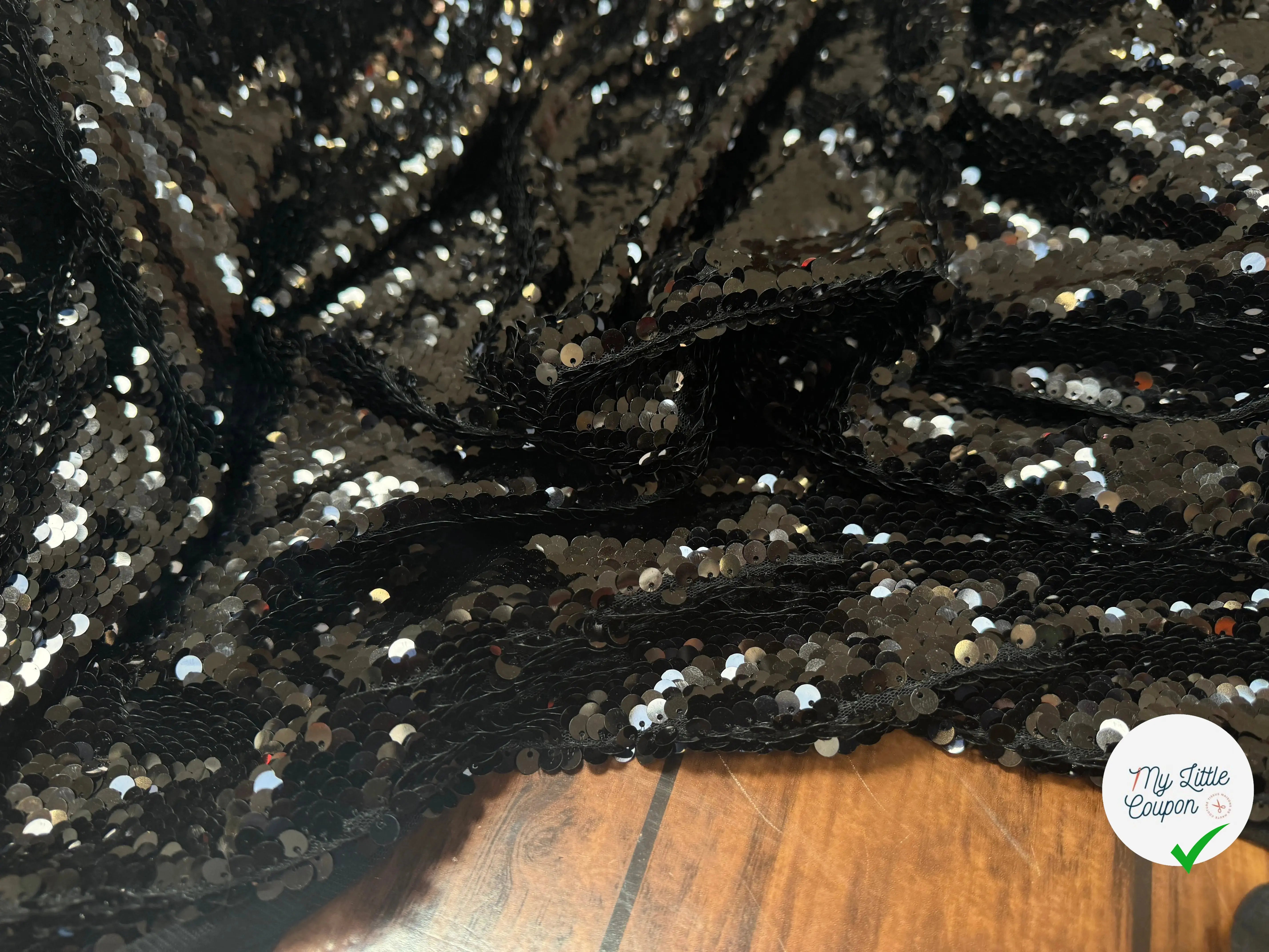 TISSU SEQUIN PAILLETTES SUR TULLE NOIR - My Little Coupon