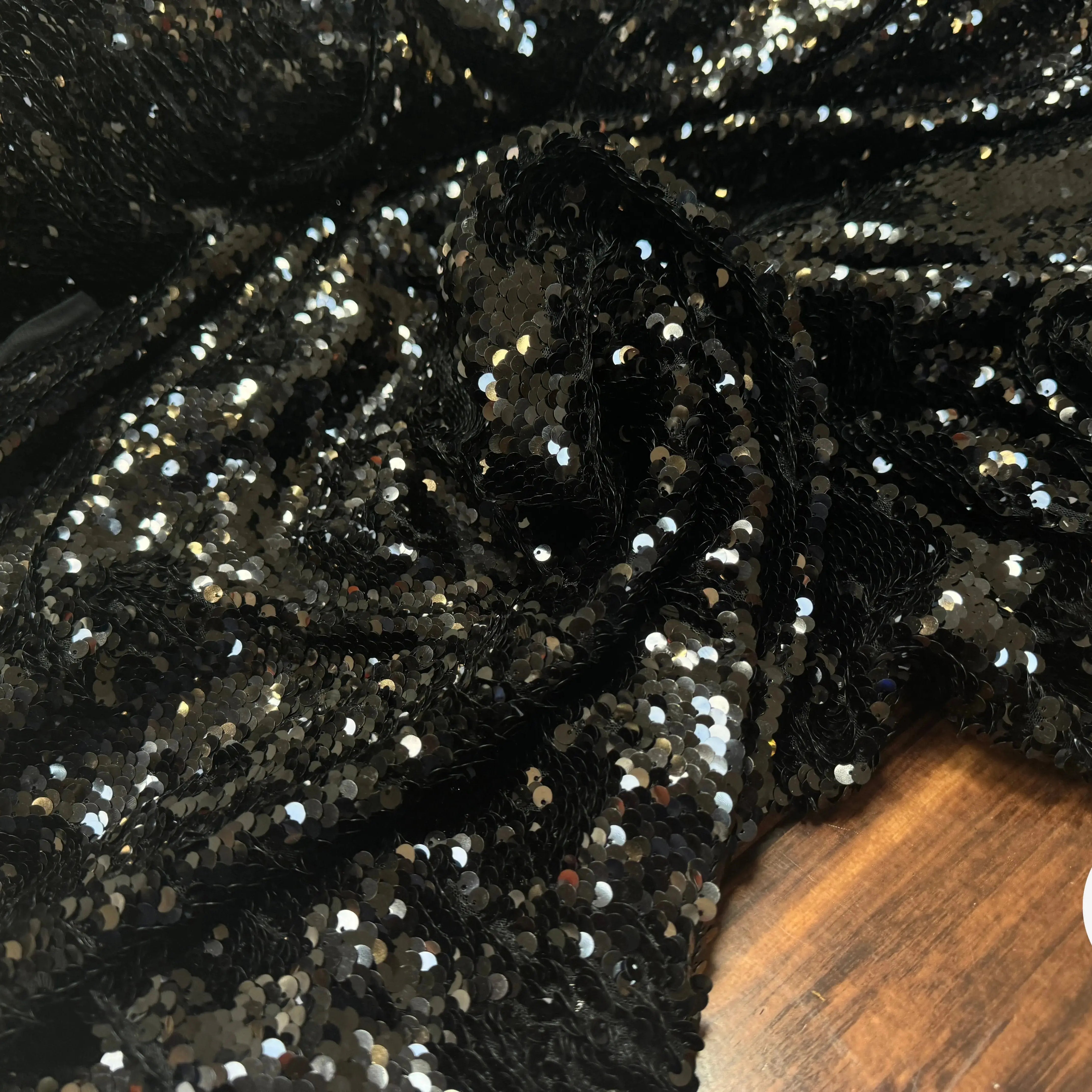 TISSU SEQUIN PAILLETTES SUR TULLE NOIR - My Little Coupon