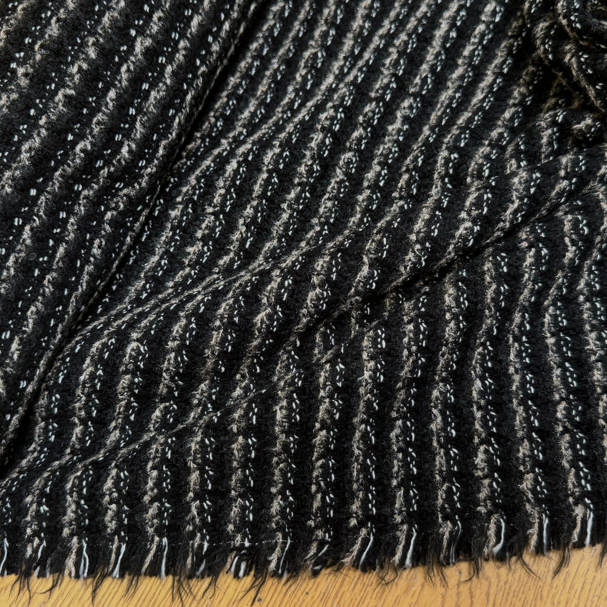 (Chute) TWEED BOUCLETTE DE LAINE RAYURES 76% LAINE - My Little Coupon