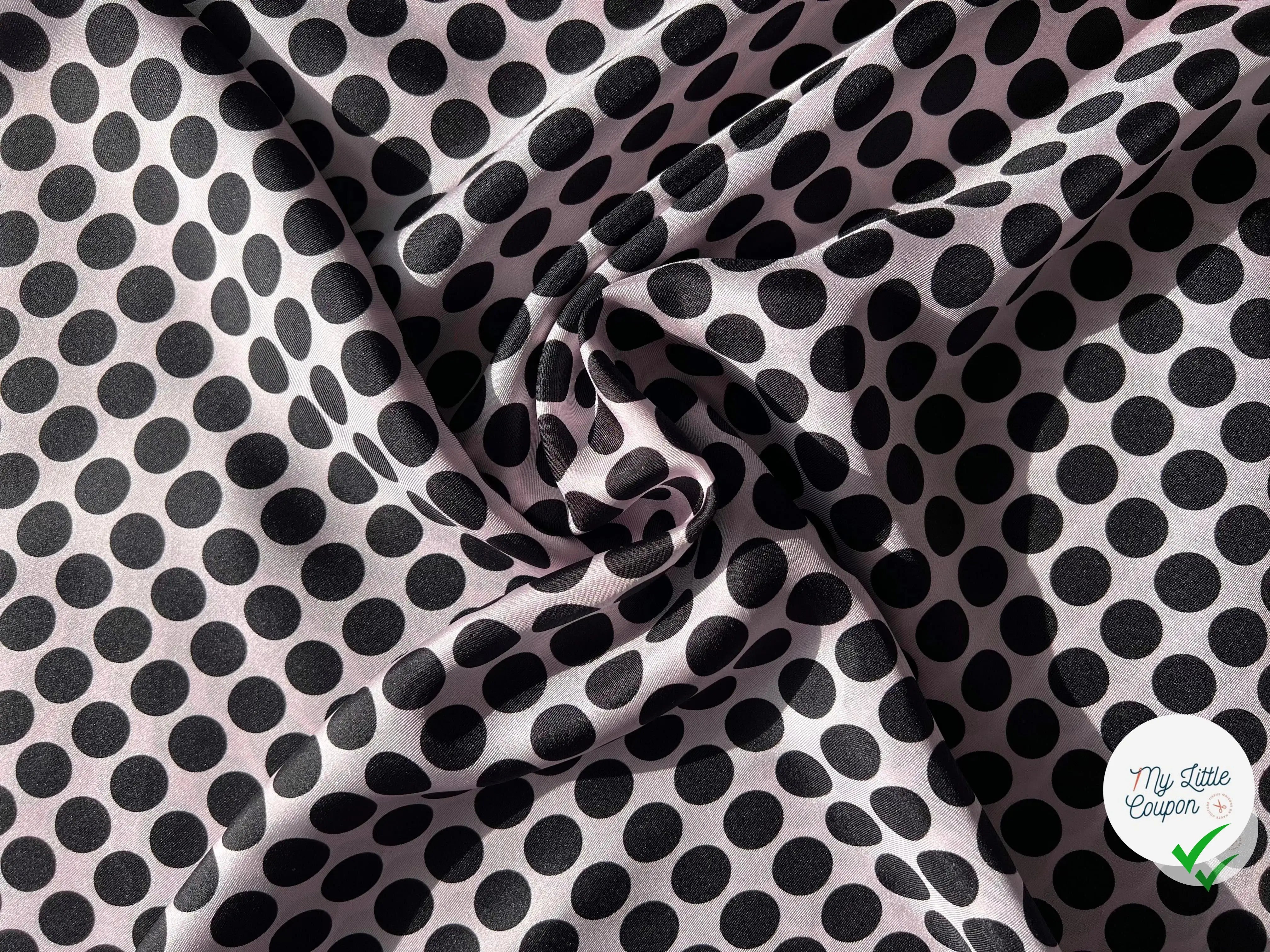 TWILL DE SOIE POIS NOIR FOND ROSE - coupon de tissu de 3 mĂštres - My Little Coupon - tissu - coudre