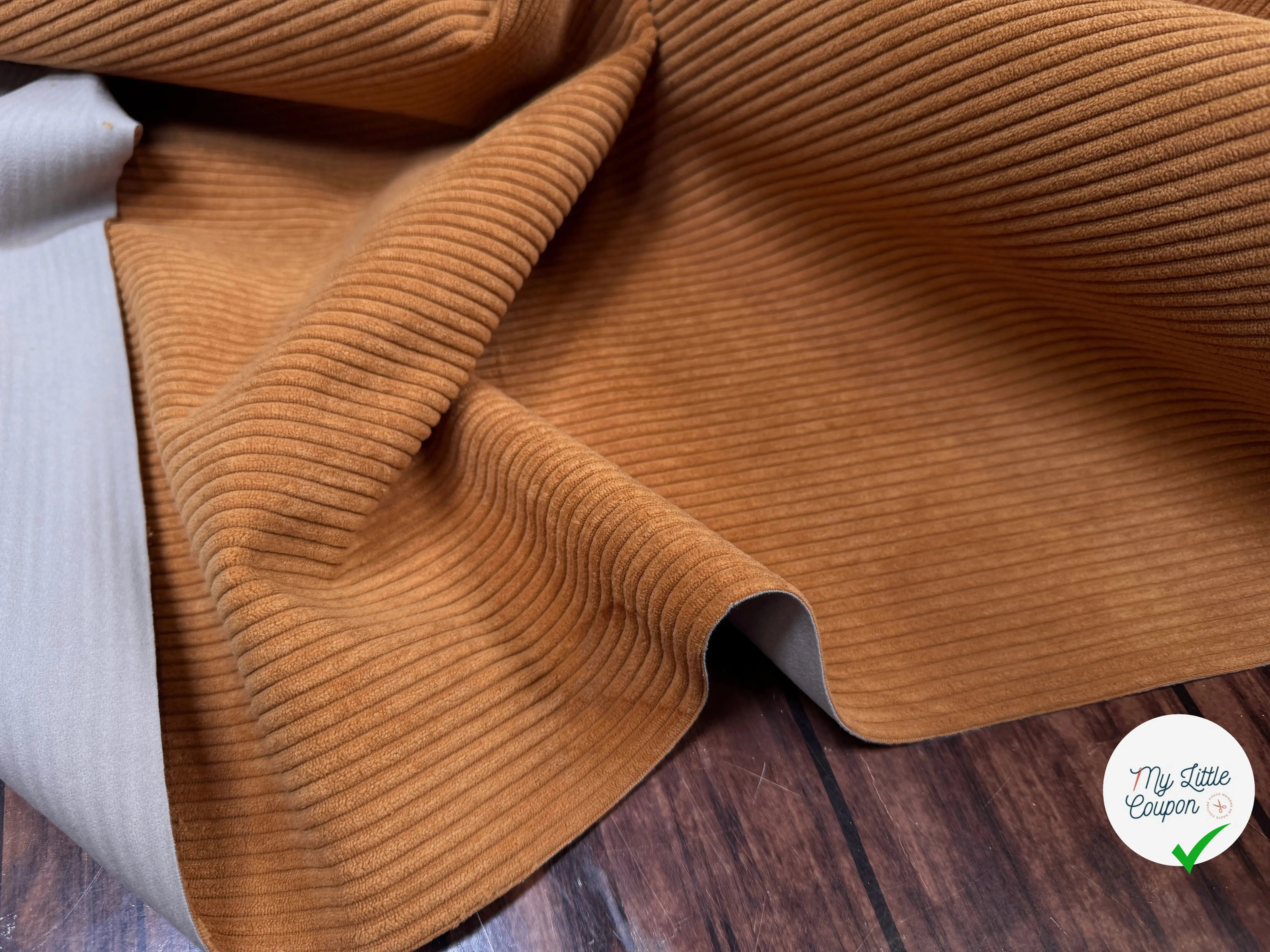 VELOURS COTELÉ OCRE - My Little Coupon