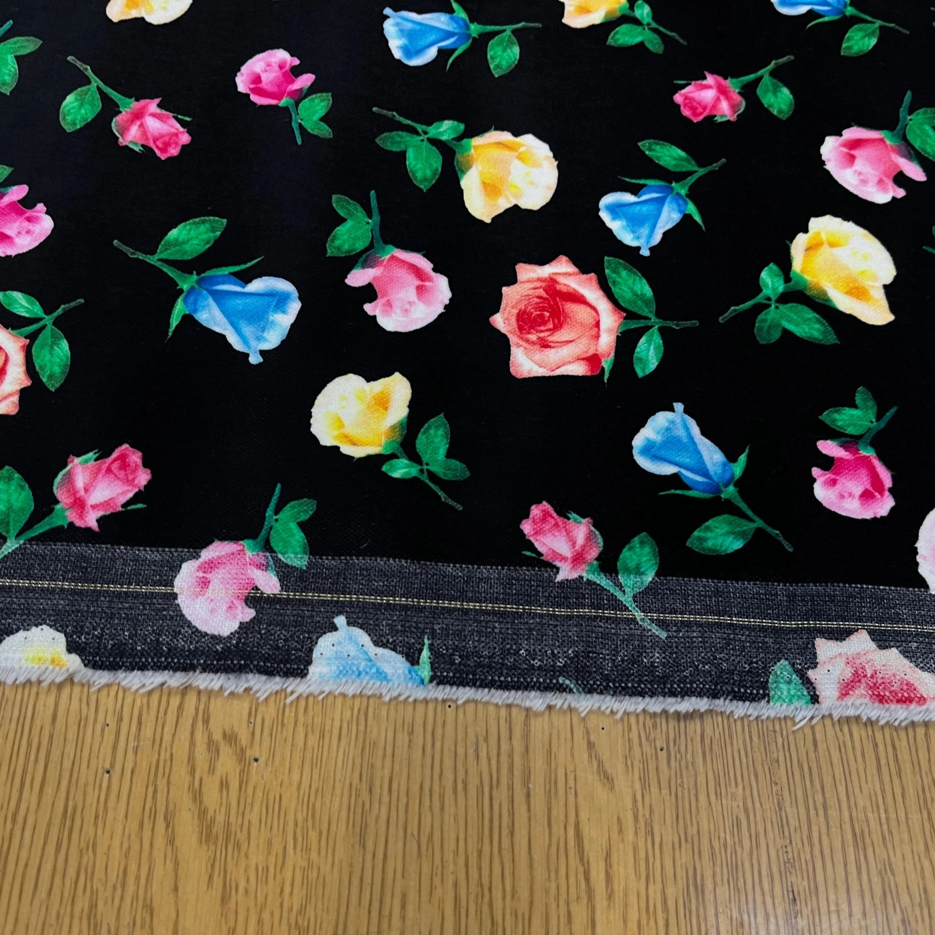 VELOURS DE COTON IMPRIMÉ FLEURS MULTICOLORES - My Little Coupon