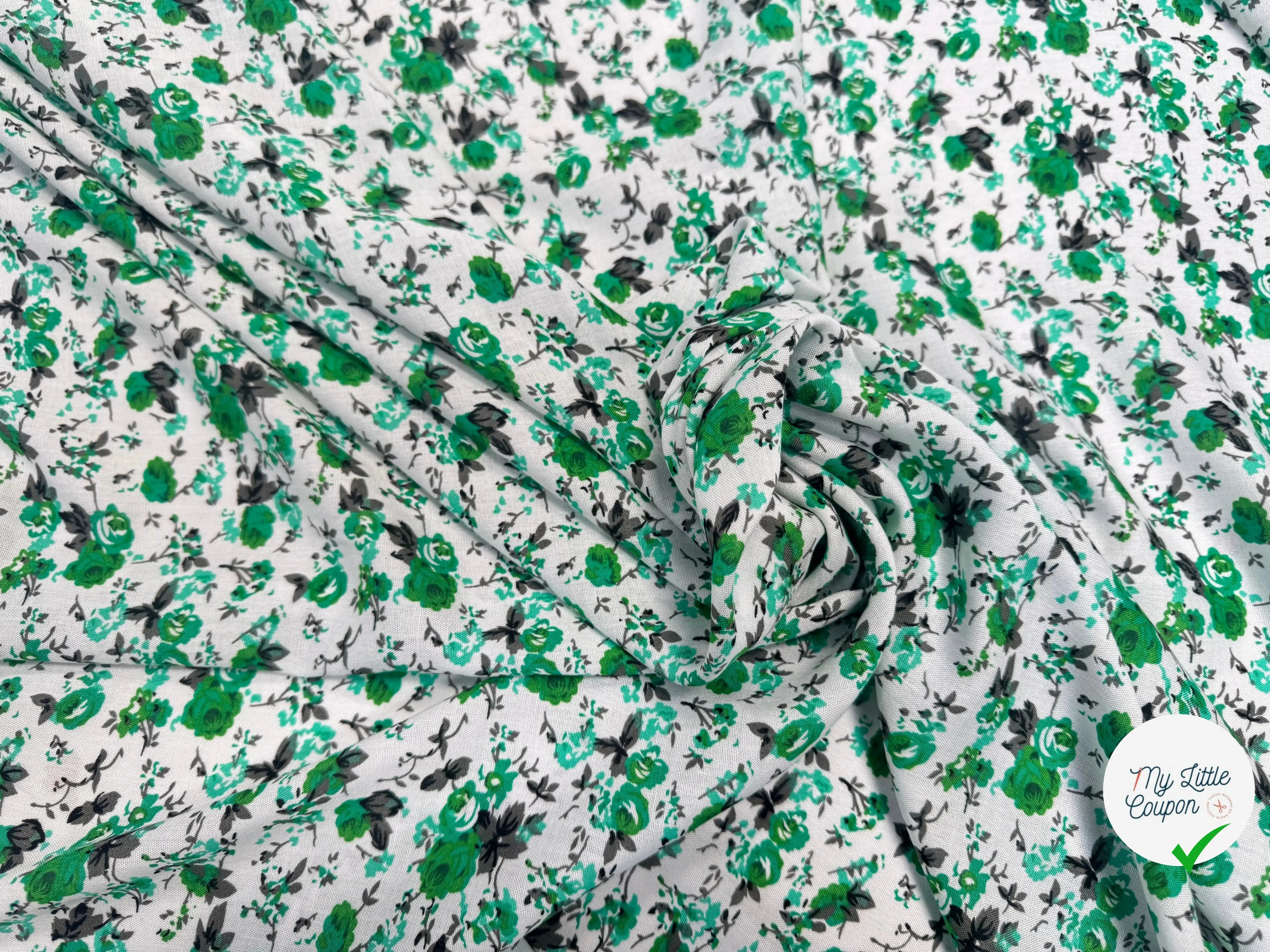 VISCOSE À MOTIFS DE ROSES VERTES SUR FOND BLANC - My Little Coupon