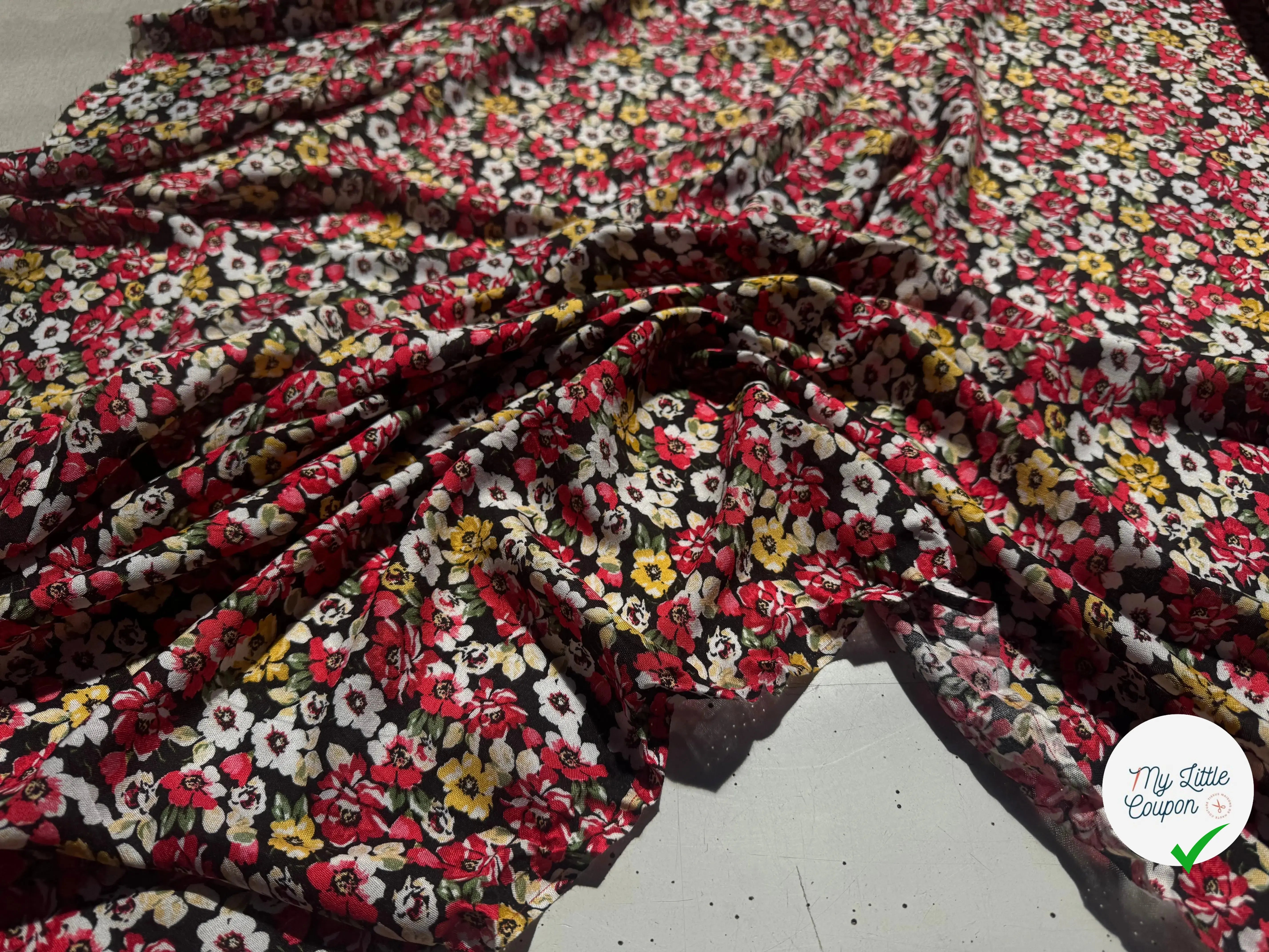 VISCOSE À MOTIFS FLORAUX ROUGES ET JAUNES - My Little Coupon
