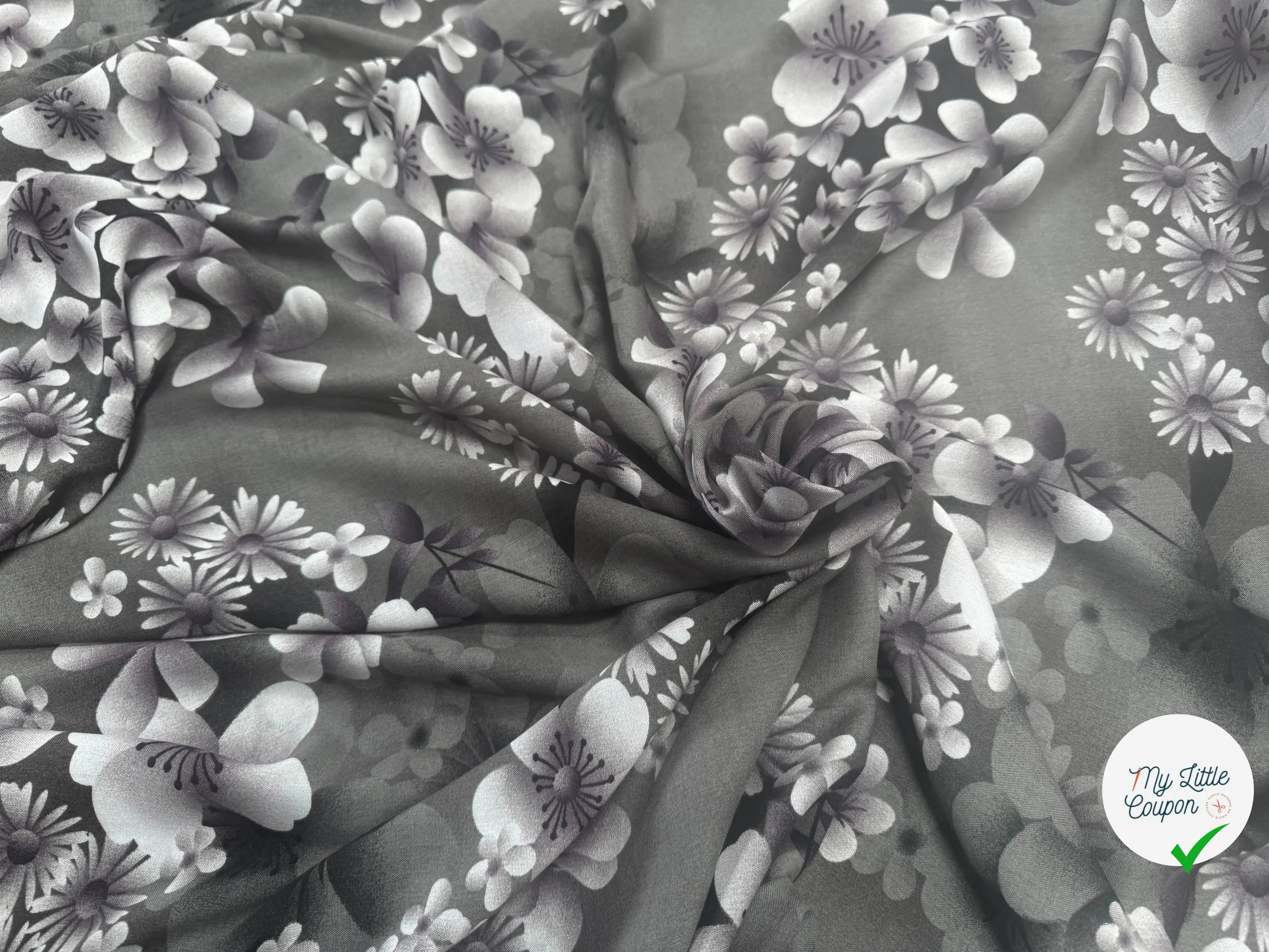 VISCOSE À MOTIFS ROSES ET PISSENLITS SUR FOND GRIS DE COULEURS GRIS - My Little Coupon
