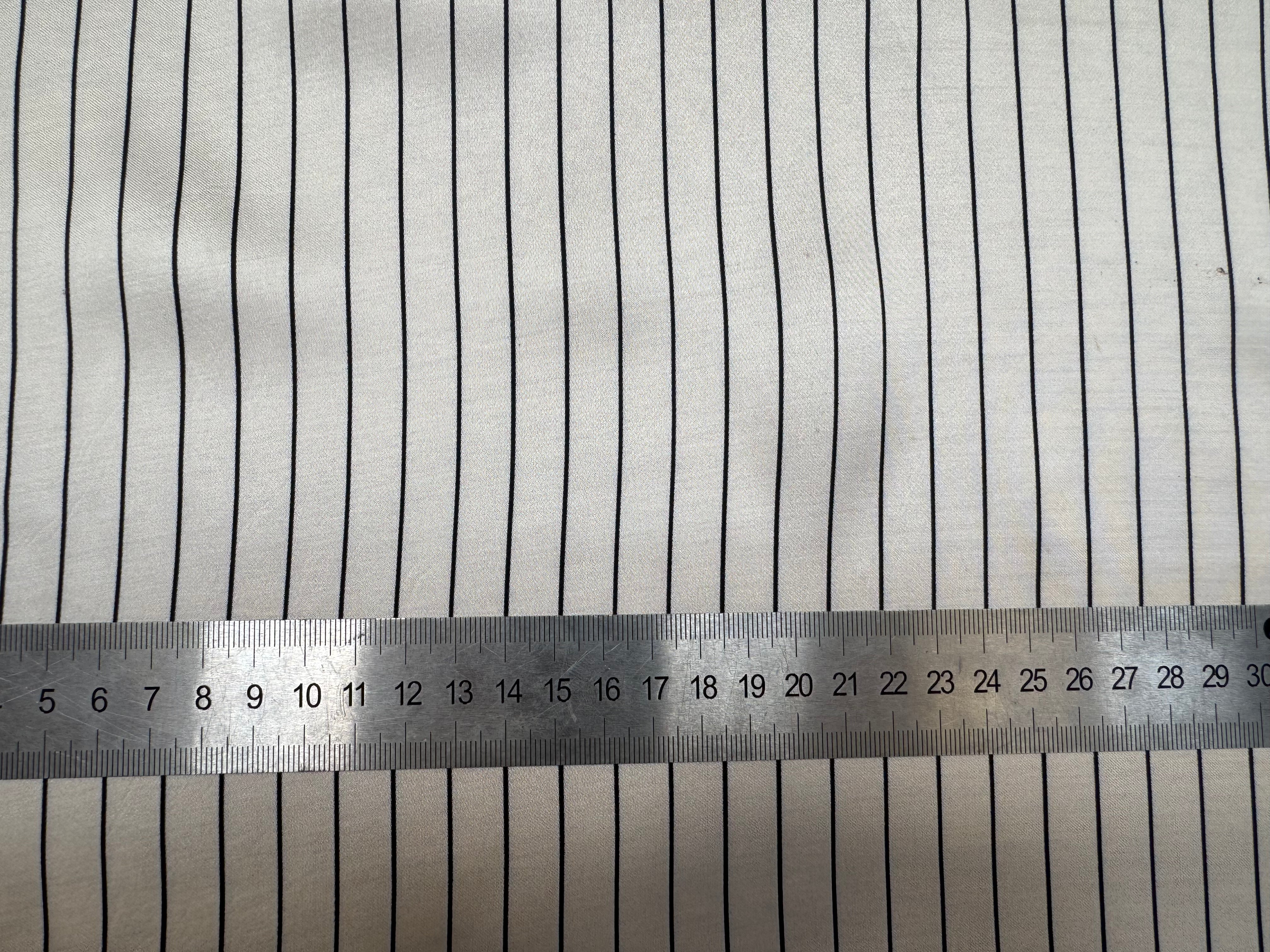 VISCOSE DOUCE SATINÉ RAYÉ - My Little Coupon