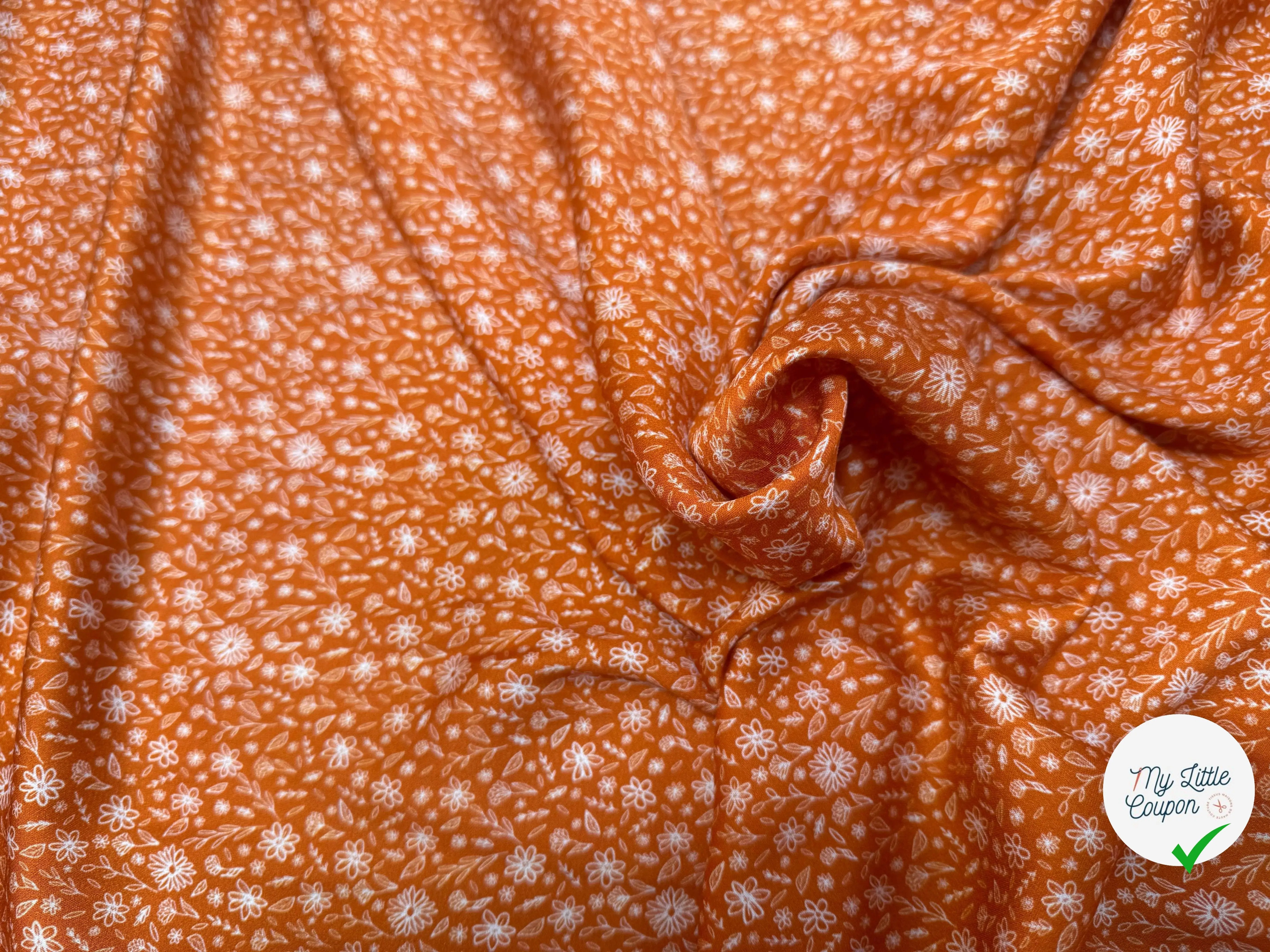VISCOSE DOUCE TRES LEGEREMENT SATINEE FLEURS SUR SUCRE ROUX - My Little Coupon