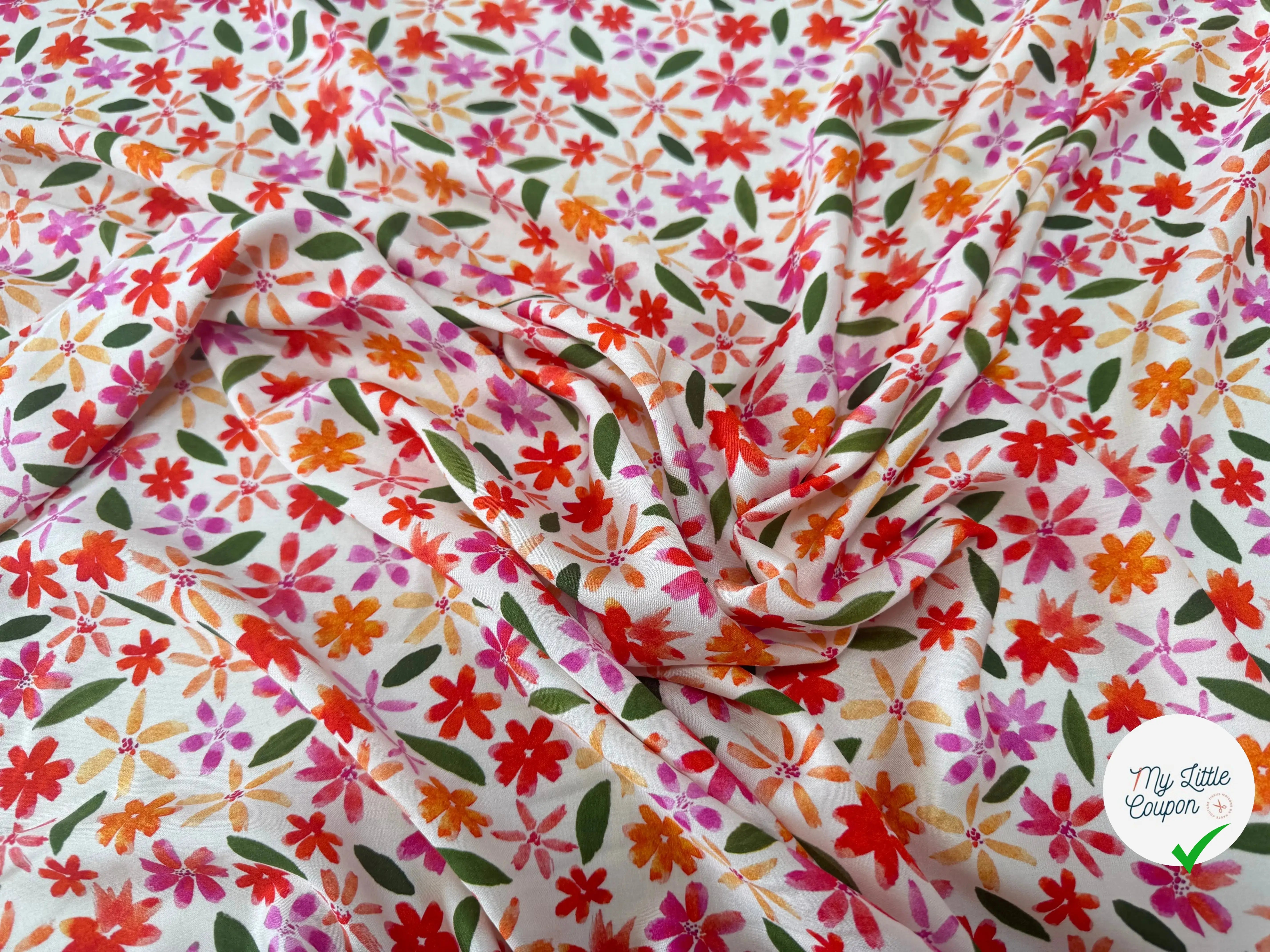 VISCOSE DOUCE TRES LEGEREMENT SATINEE PRINT FLEURS MULTICOLORES FOND BLANC - My Little Coupon