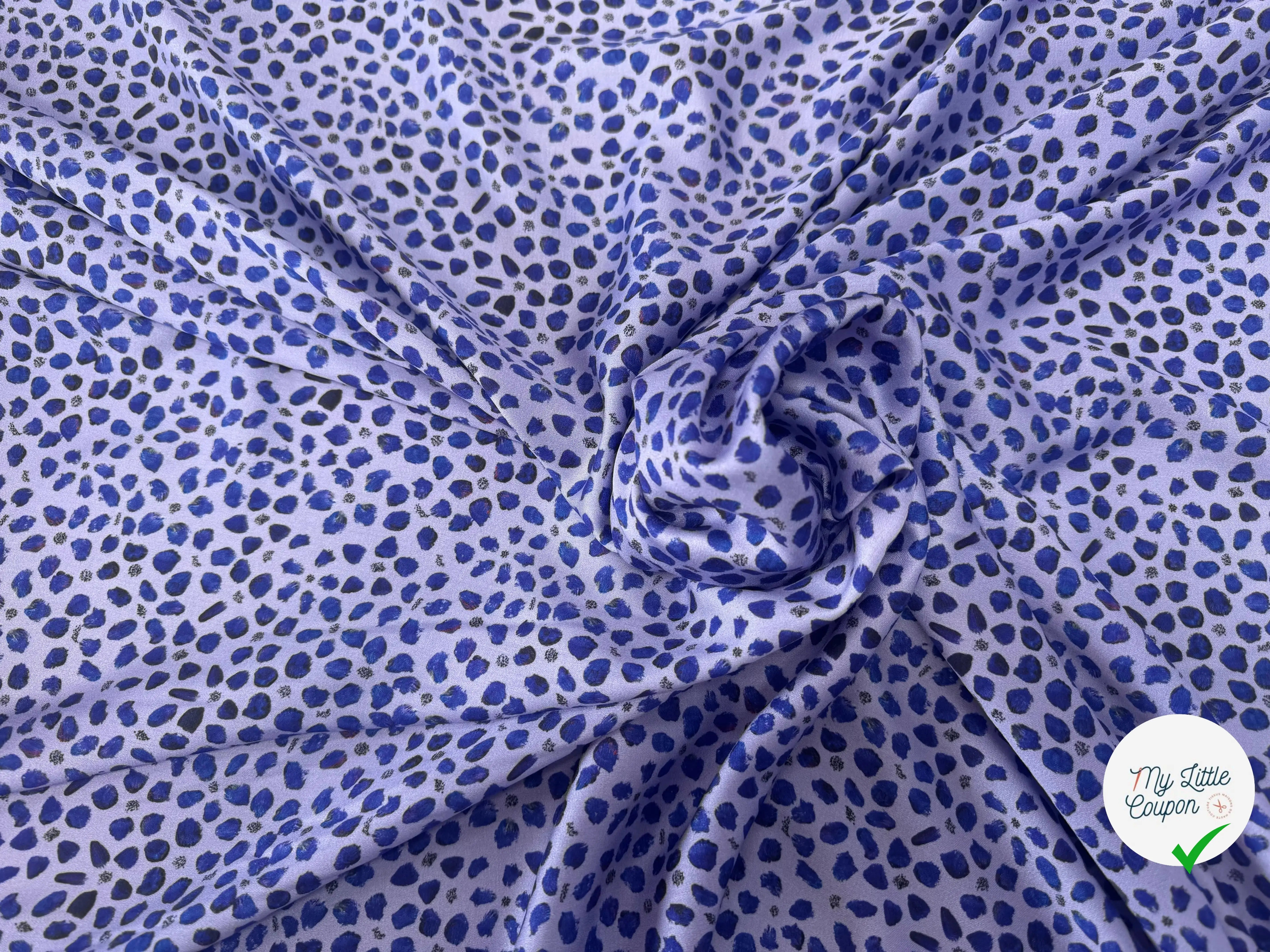 VISCOSE DOUCE TRES LEGEREMENT SATINEE PRINT TACHES MYRTILLE FOND VIOLET - My Little Coupon