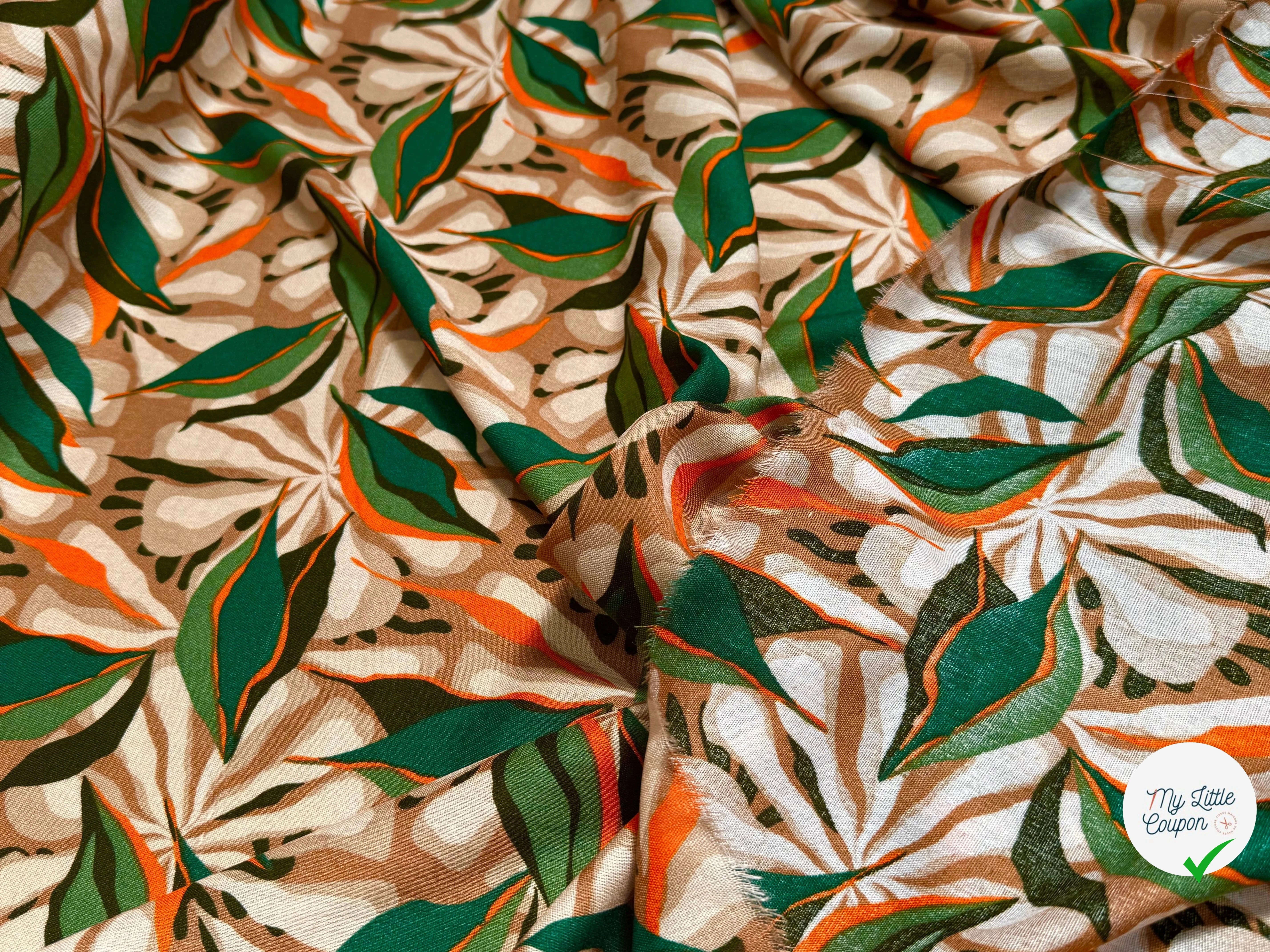 VISCOSE FLUIDE FOND BEIGE MOTIFS FEUILLAGES VERT ORANGE - My Little Coupon