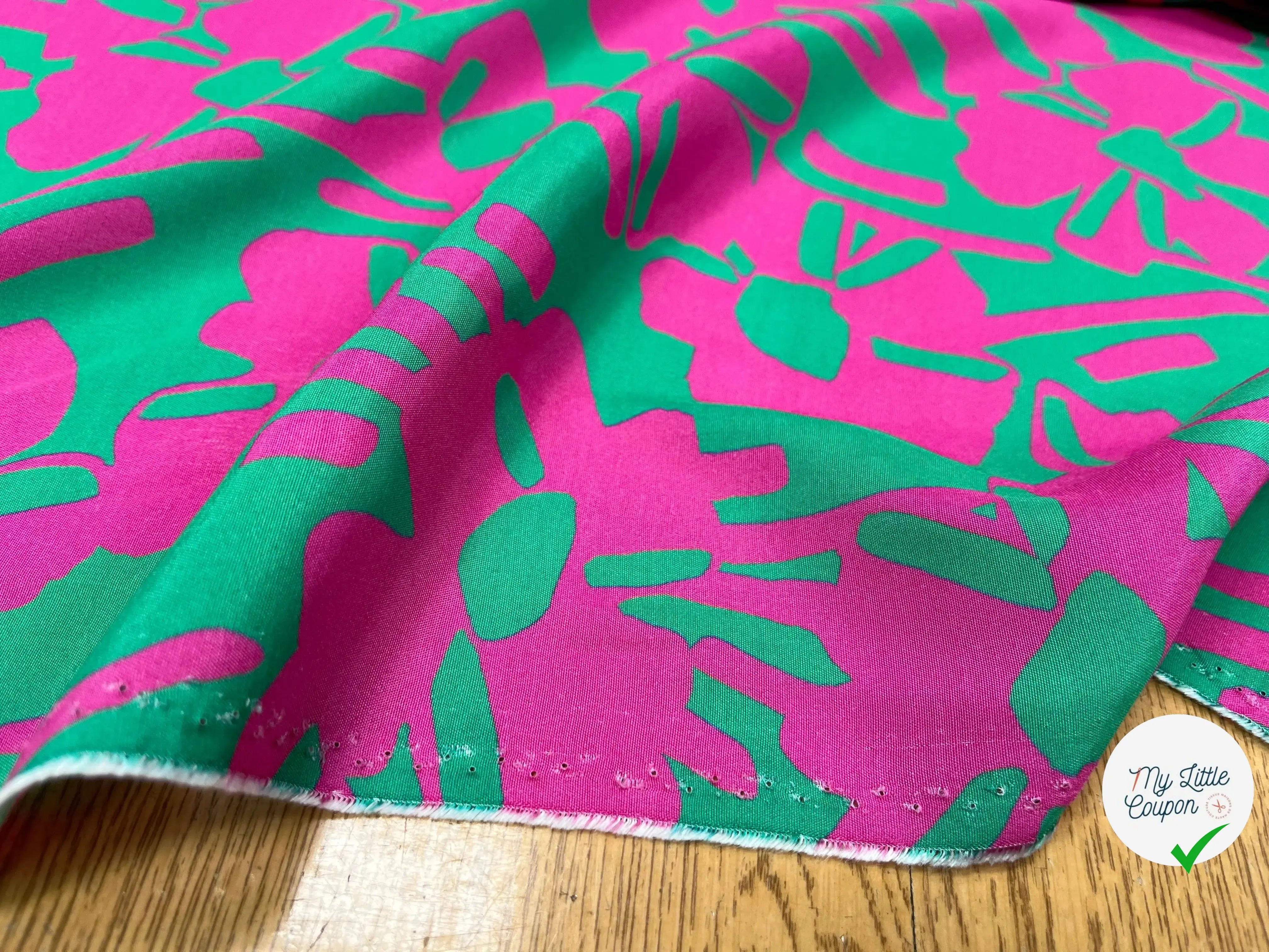 VISCOSE MOTIFS ABSTRAIT ROSE ET VERT - My Little Coupon