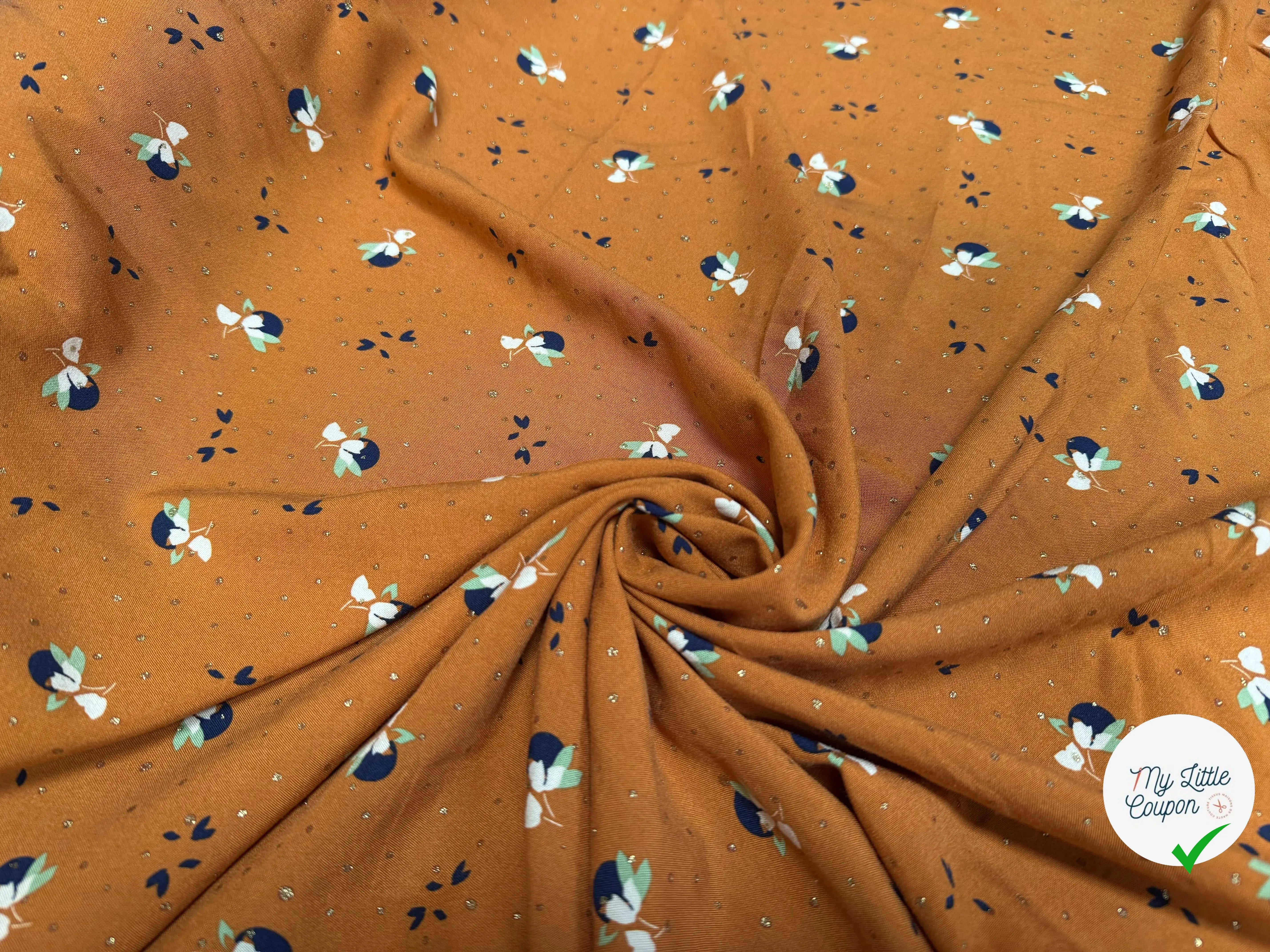 VISCOSE ORANGE CITROUILLE AVEC MOTIFS FLEURS ET TRASS DORÉS - My Little Coupon
