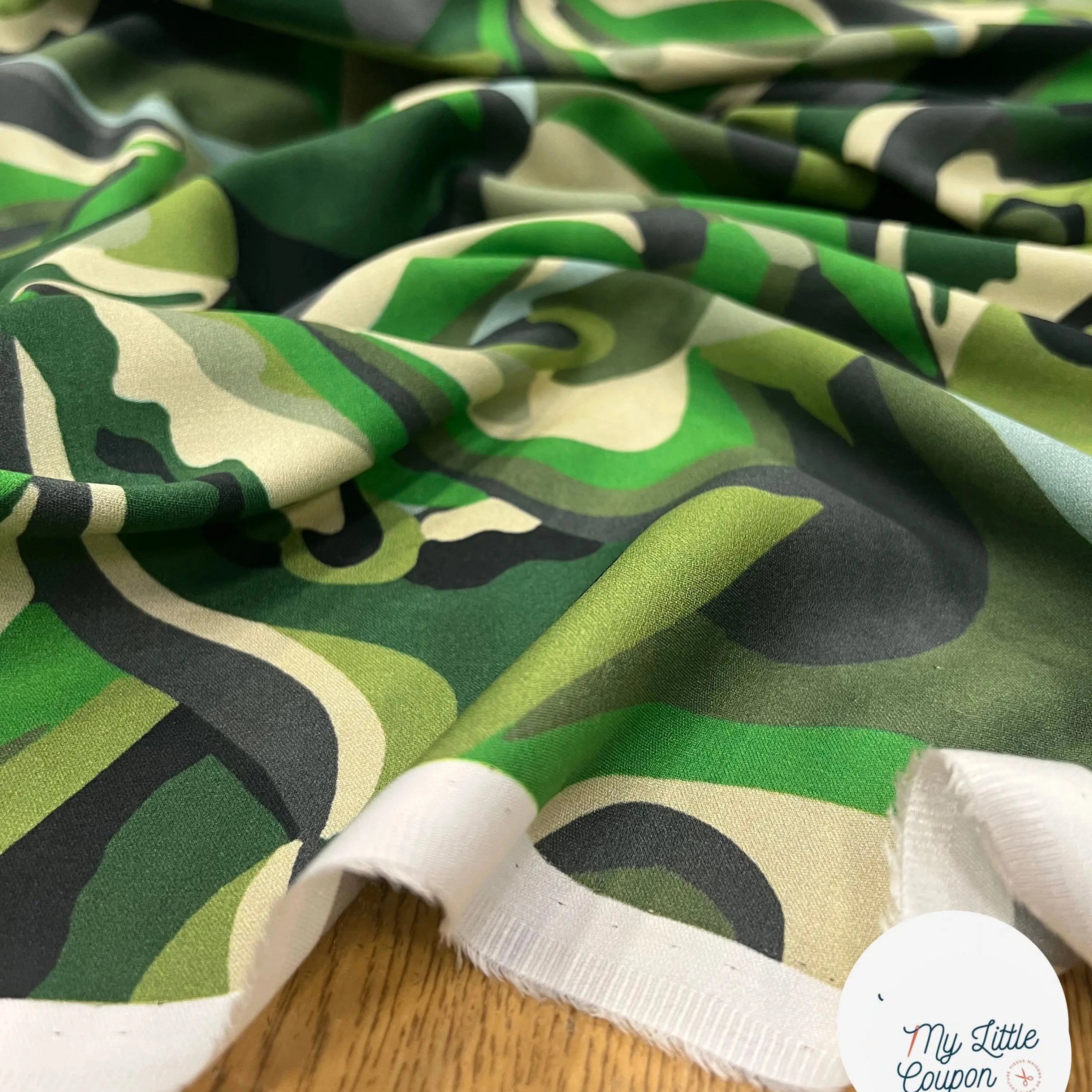 VISCOSE VERTE & CREME MOTIF FLORAL - My Little Coupon