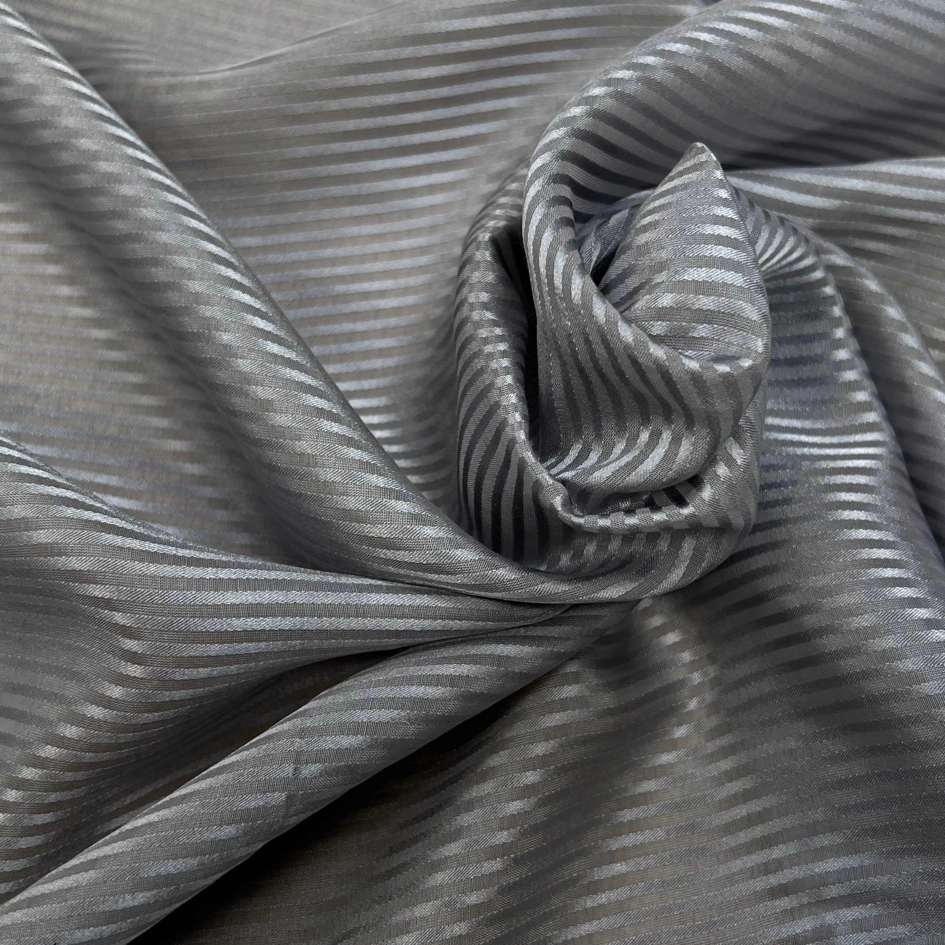 (Chute) VOILE DE SOIE À RAYURE GRIS 100% SOIE - My Little Coupon