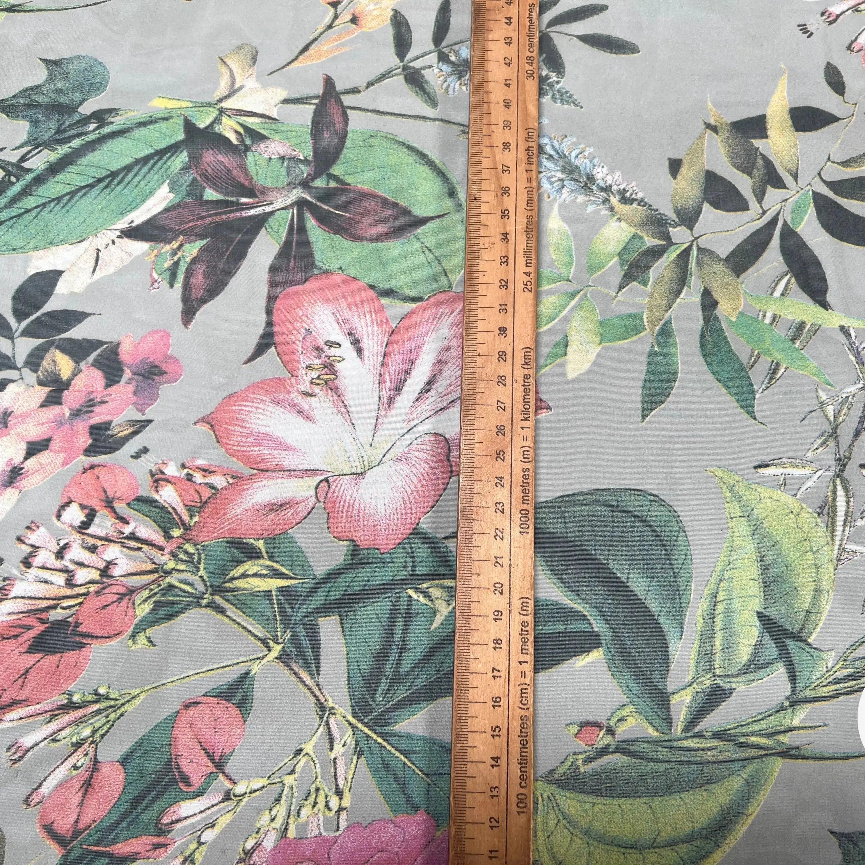 VOILE SOIE VISCOSE FOND GRIS FLEURS ORANGES - My Little Coupon