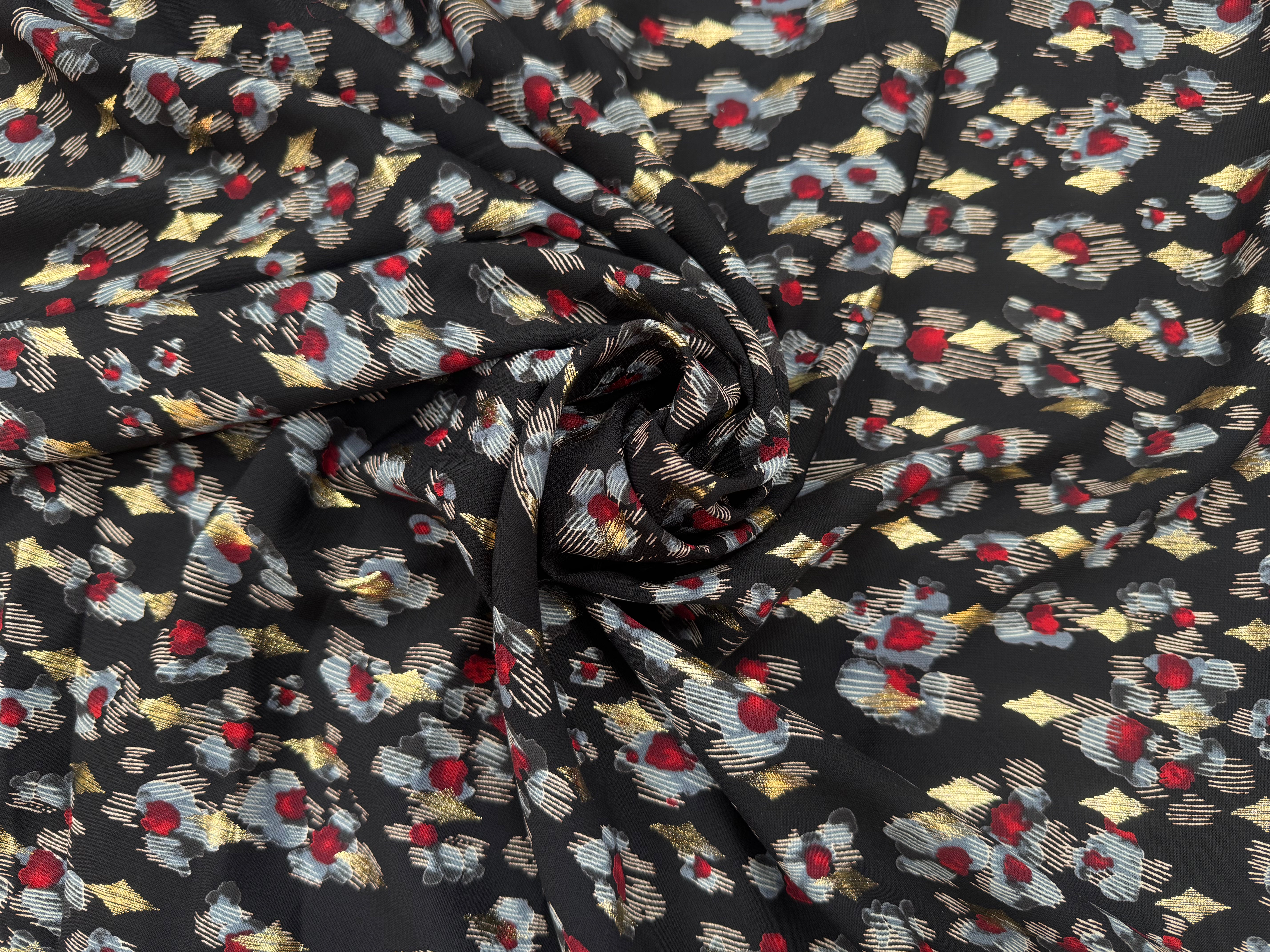 (Chute) WOOLPEACH FOND NOIR MOTIF FLEUR GRIS ET ROUGE AVEC DETAILS DORÉ - My Little Coupon