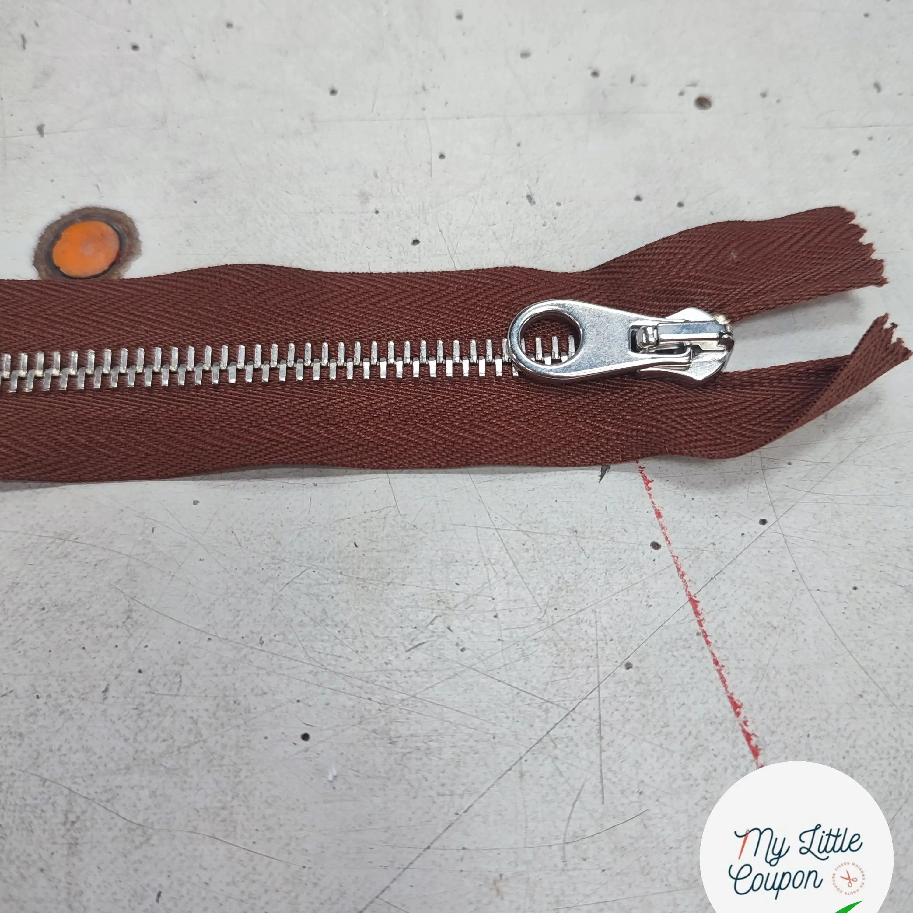 FERMETURE RIRI METAL NON SÉPARABLE 18CM MARRON M6 - My Little Coupon