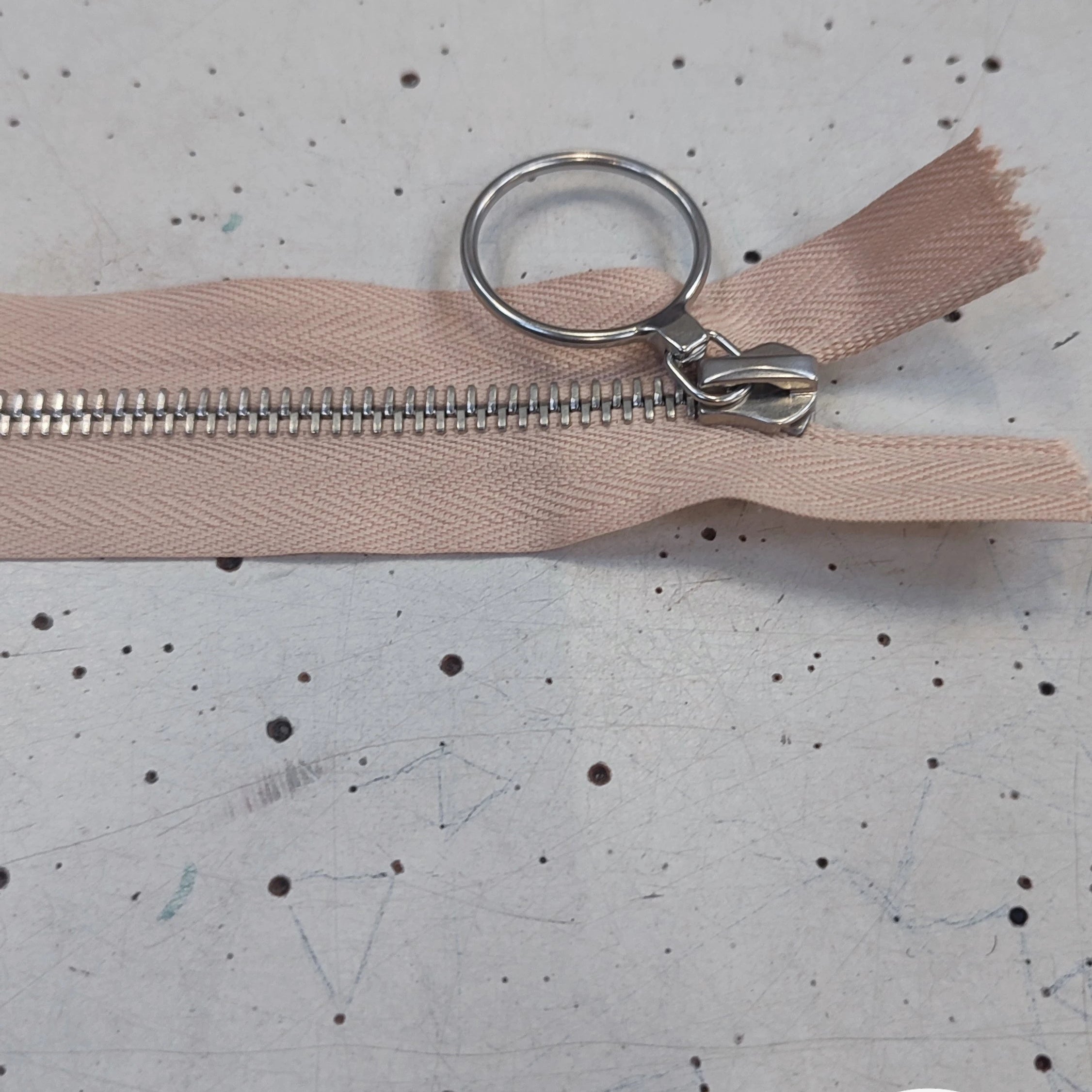 (Copie) FERMETURE RIRI METAL NON SÉPARABLE 35CM ROSE SAUMON BEIGE - My Little Coupon