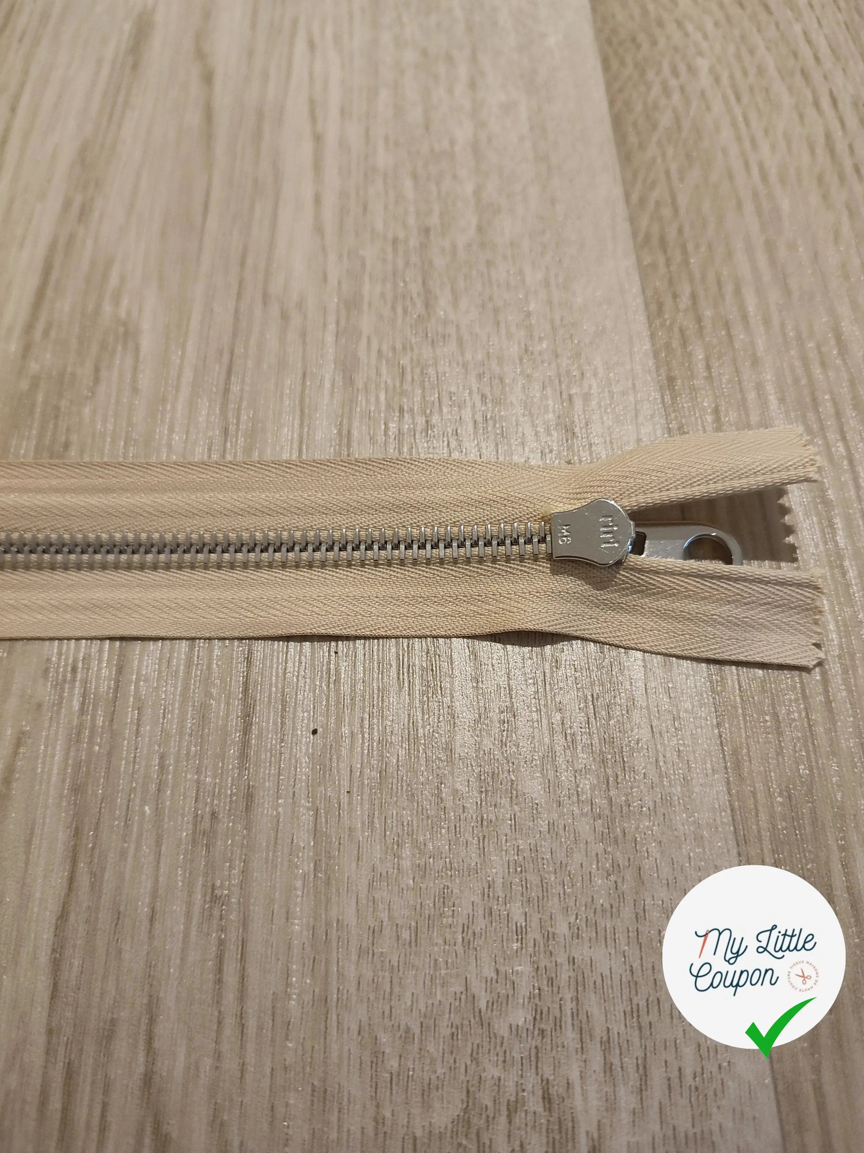 FERMETURE RIRI METAL SÉPARABLE 50CM BEIGE ROSÉ M6 - My Little Coupon