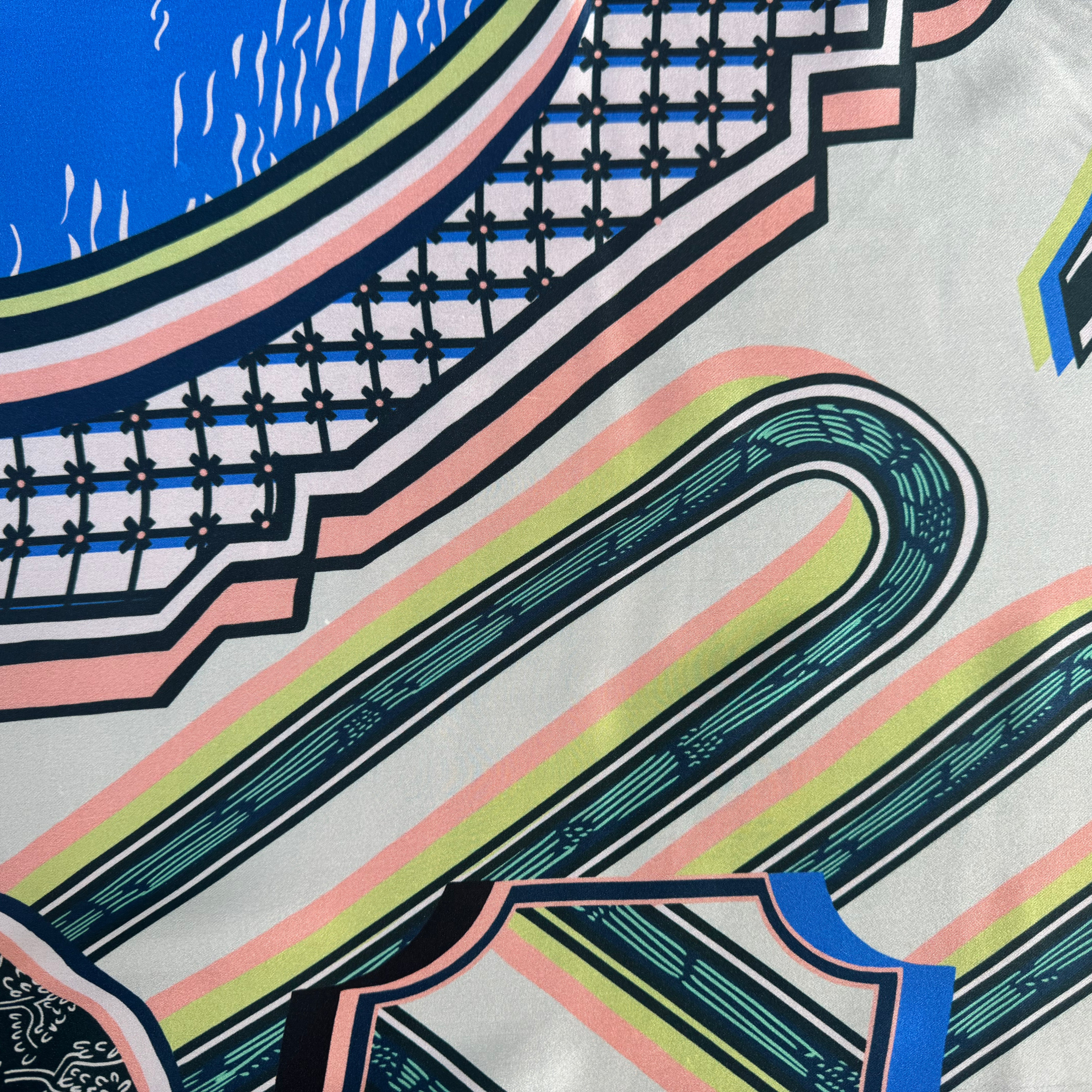 SATIN DE SOIE ITALIEN IMPRIMÉ CREATORE GEOMETRIQUE - My Little Coupon