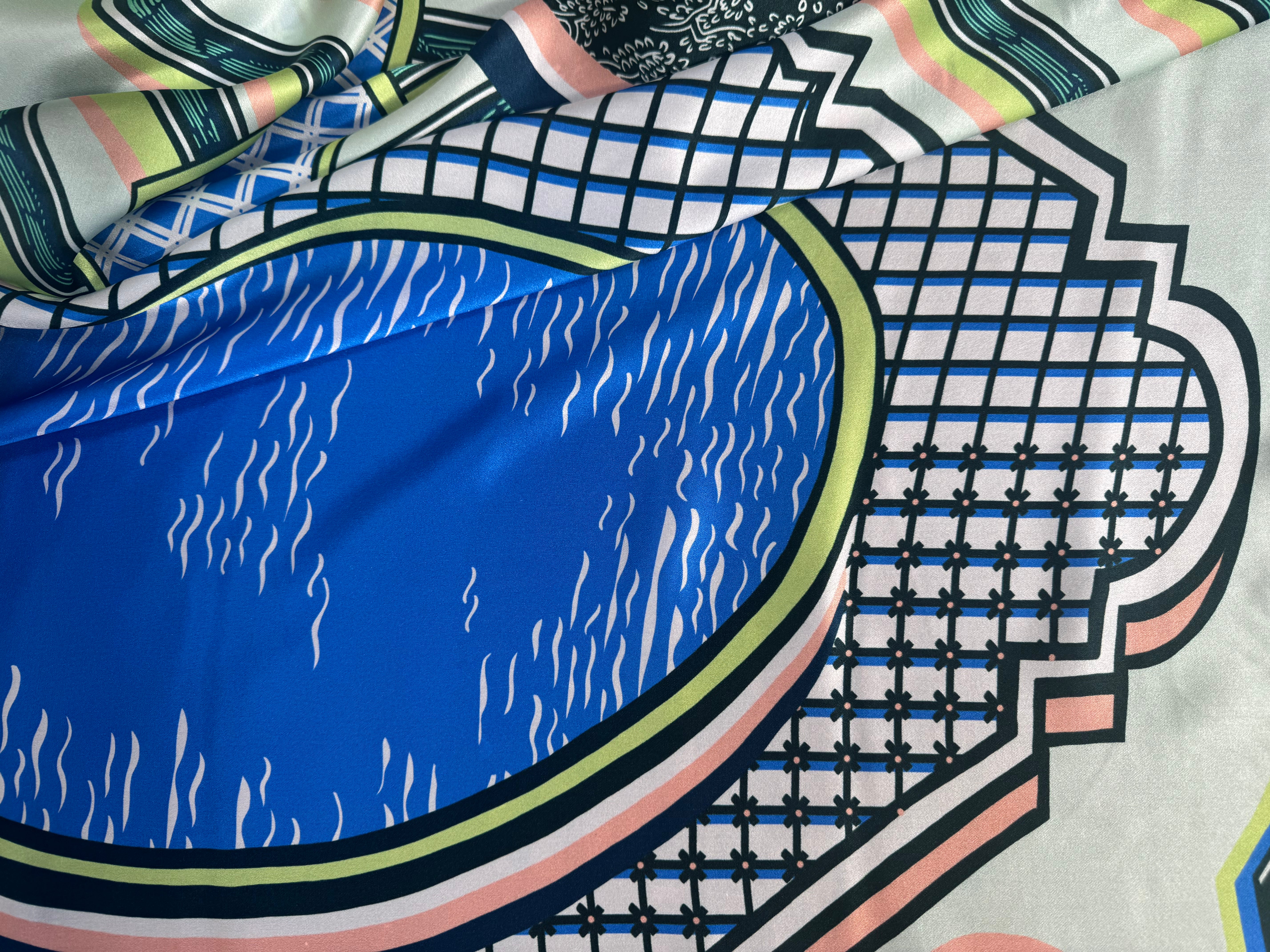 SATIN DE SOIE ITALIEN IMPRIMÉ CREATORE GEOMETRIQUE - My Little Coupon