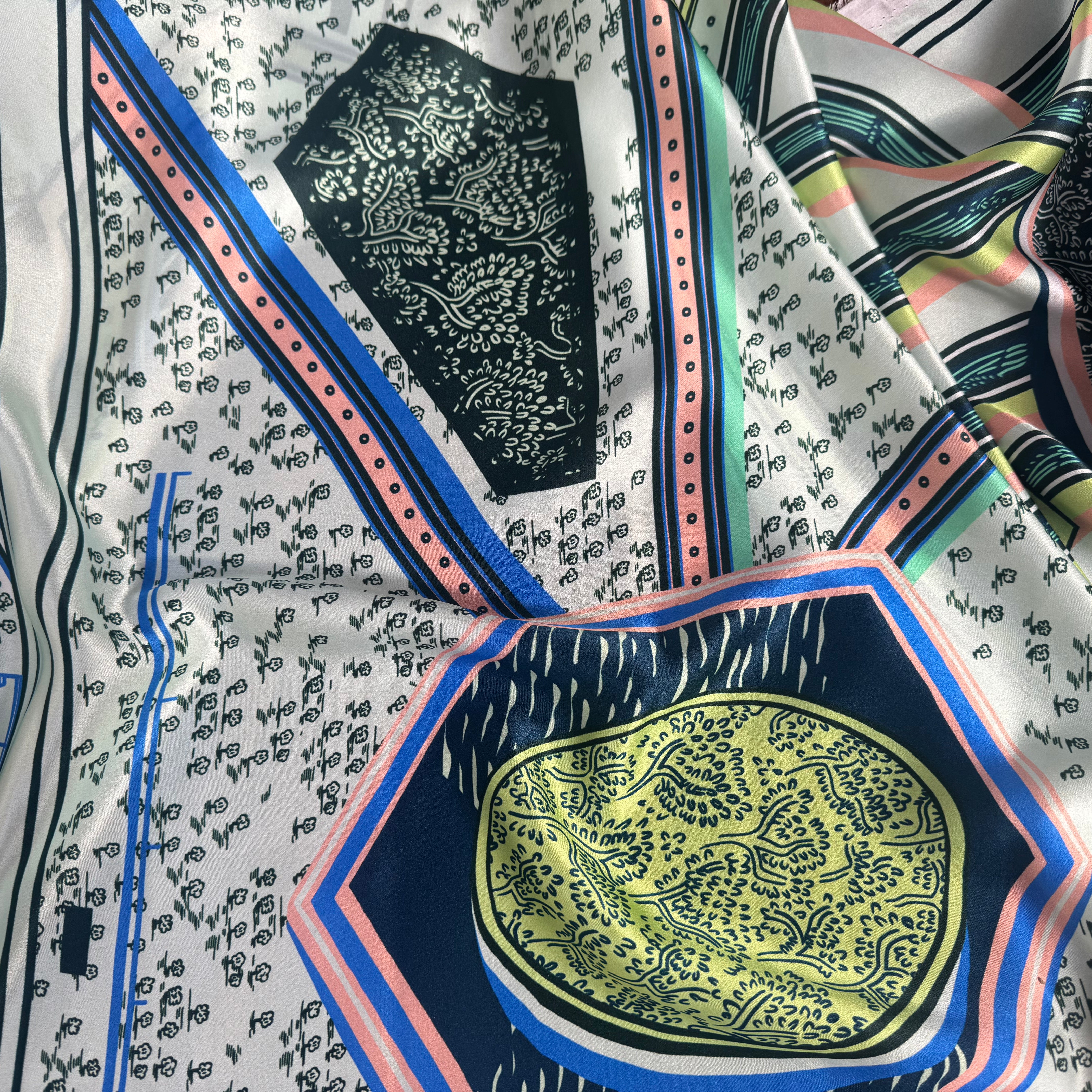 SATIN DE SOIE ITALIEN IMPRIMÉ CREATORE GEOMETRIQUE - My Little Coupon