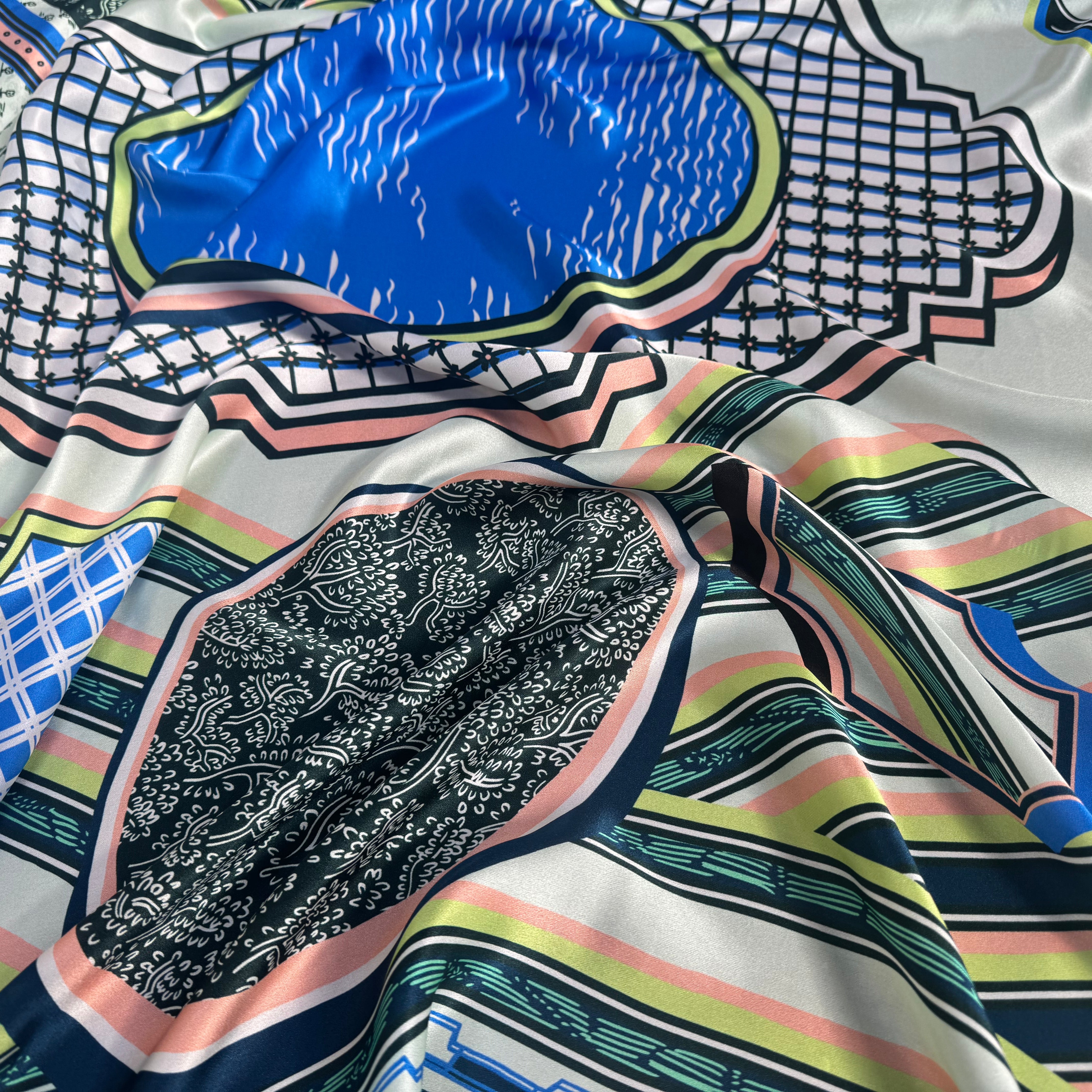 SATIN DE SOIE ITALIEN IMPRIMÉ CREATORE GEOMETRIQUE - My Little Coupon