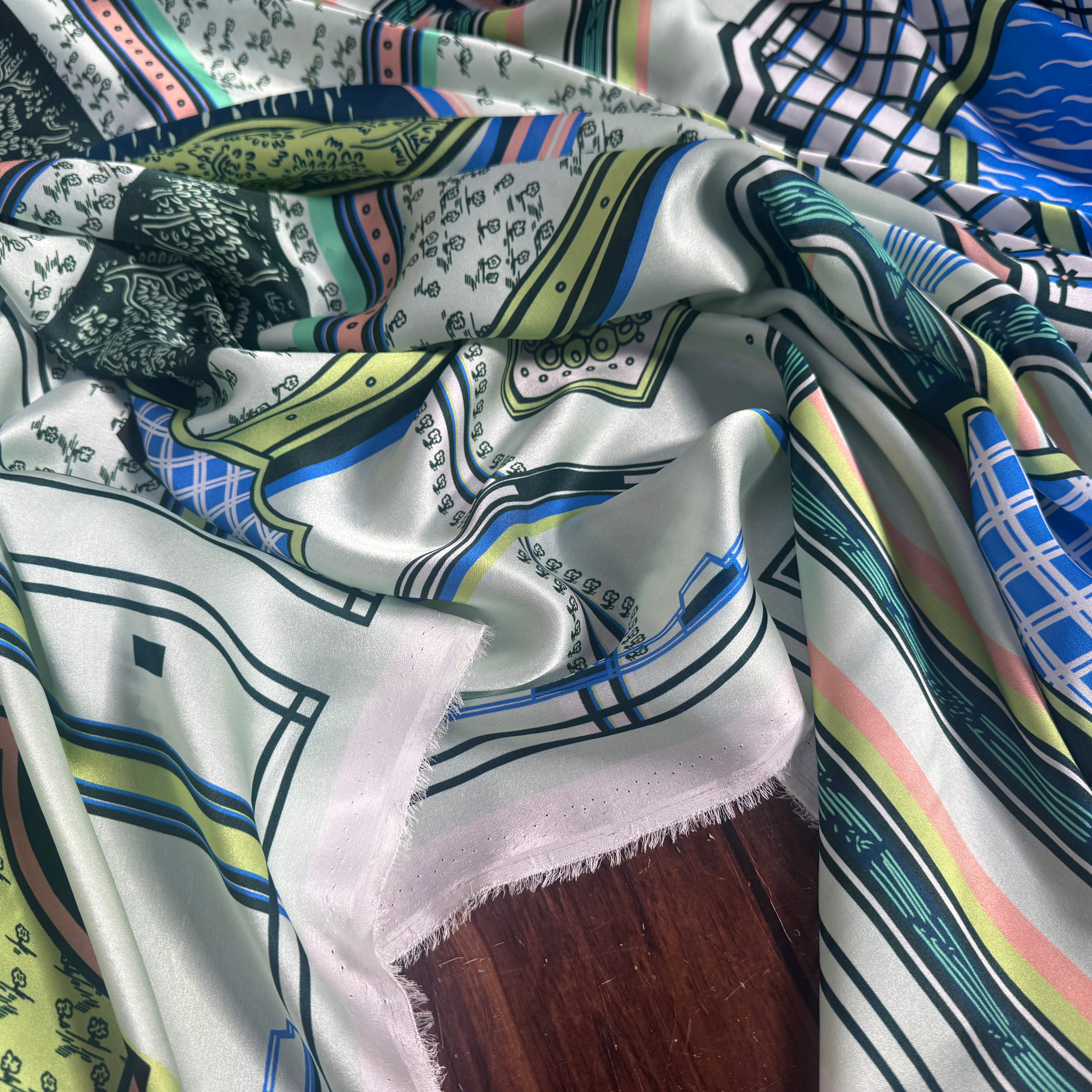 SATIN DE SOIE ITALIEN IMPRIMÉ CREATORE GEOMETRIQUE - My Little Coupon