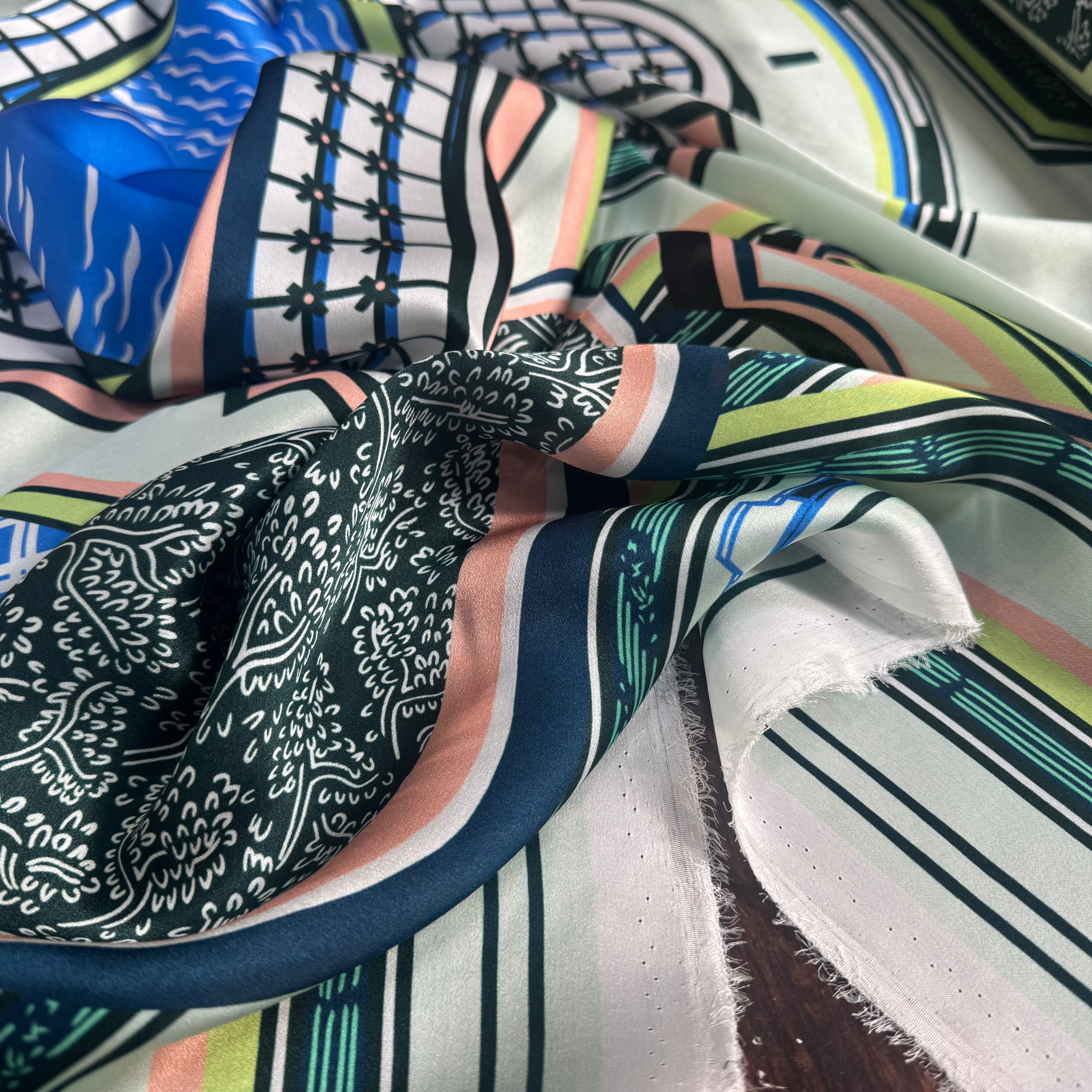 SATIN DE SOIE ITALIEN IMPRIMÉ CREATORE GEOMETRIQUE - My Little Coupon