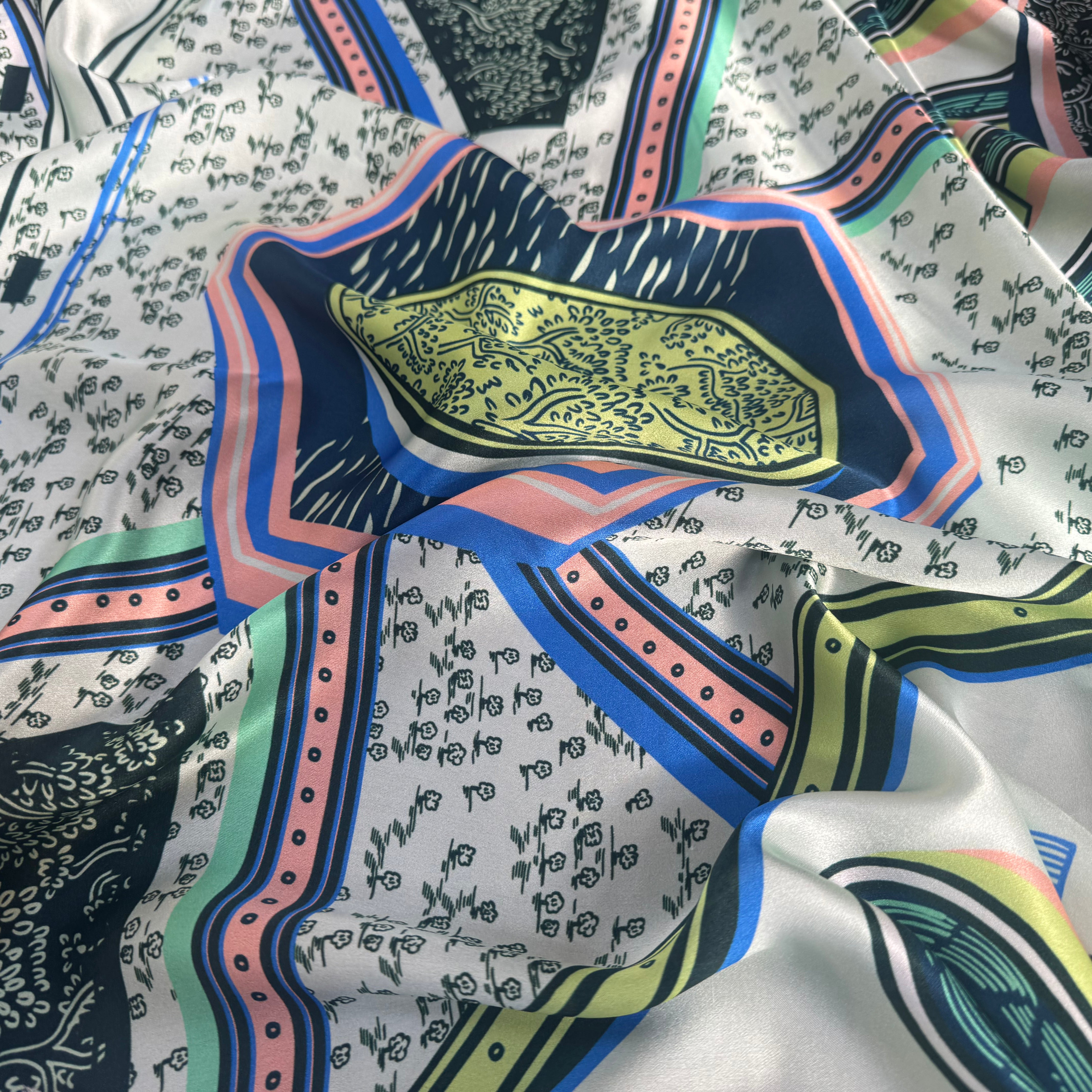 SATIN DE SOIE ITALIEN IMPRIMÉ CREATORE GEOMETRIQUE - My Little Coupon