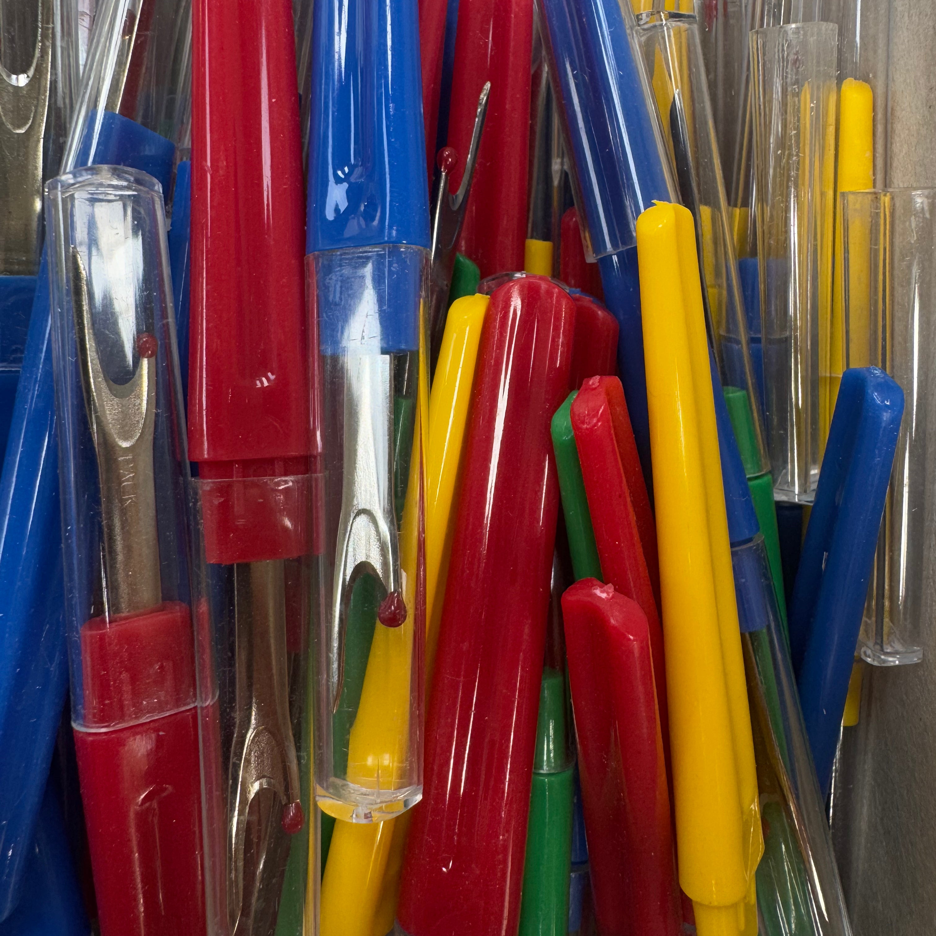 DECOUSEUR PLAT - BLEU, JAUNE, VERT, OU ROUGE - My Little Coupon