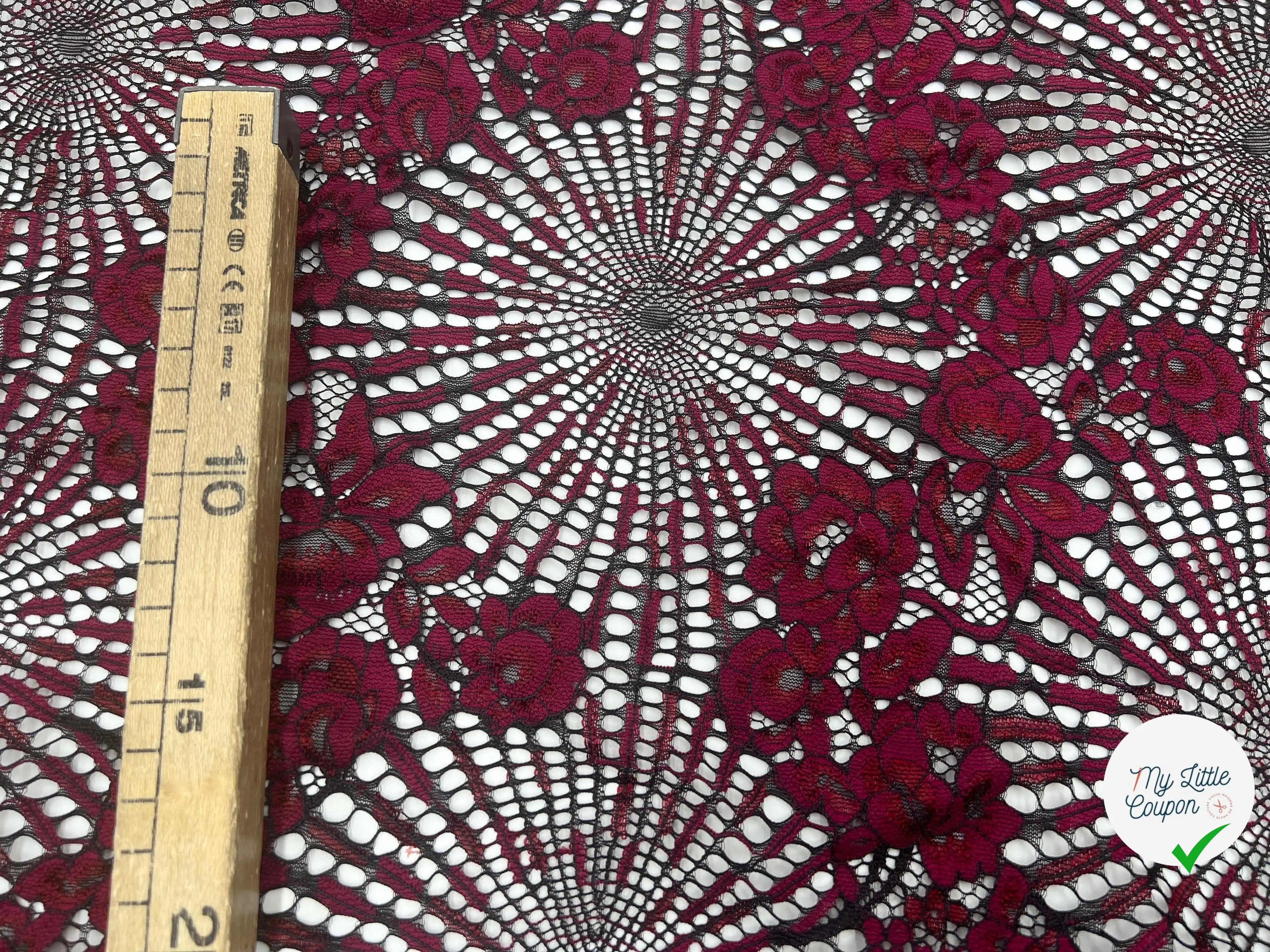 DENTELLE NOIR ET BURGUNDY CAMÉLIA LADY - My Little Coupon - tissu - coudre