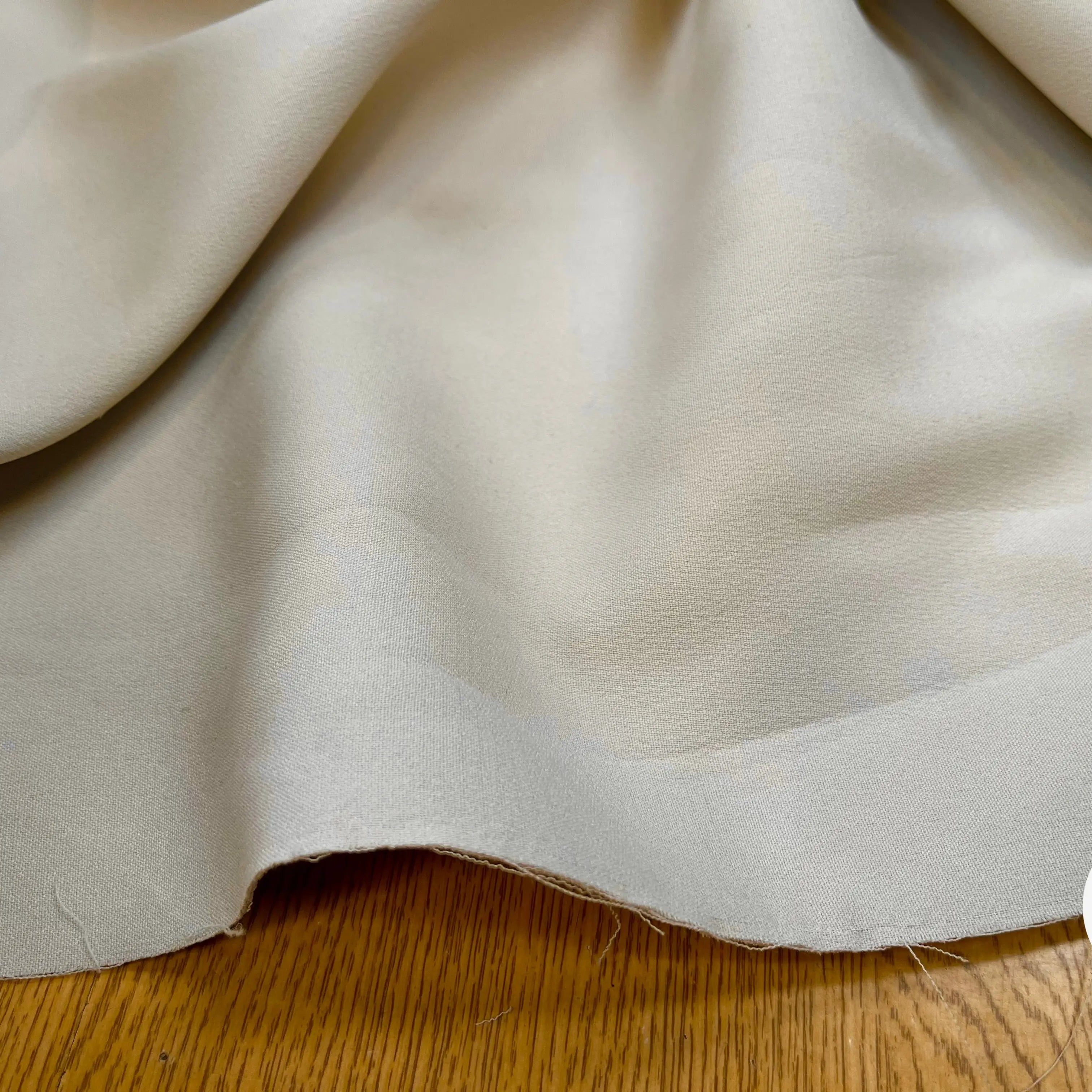 DOUBLE ETOFFE CREPE SUBLIME TENUE GRIS TAUPE - My Little Coupon