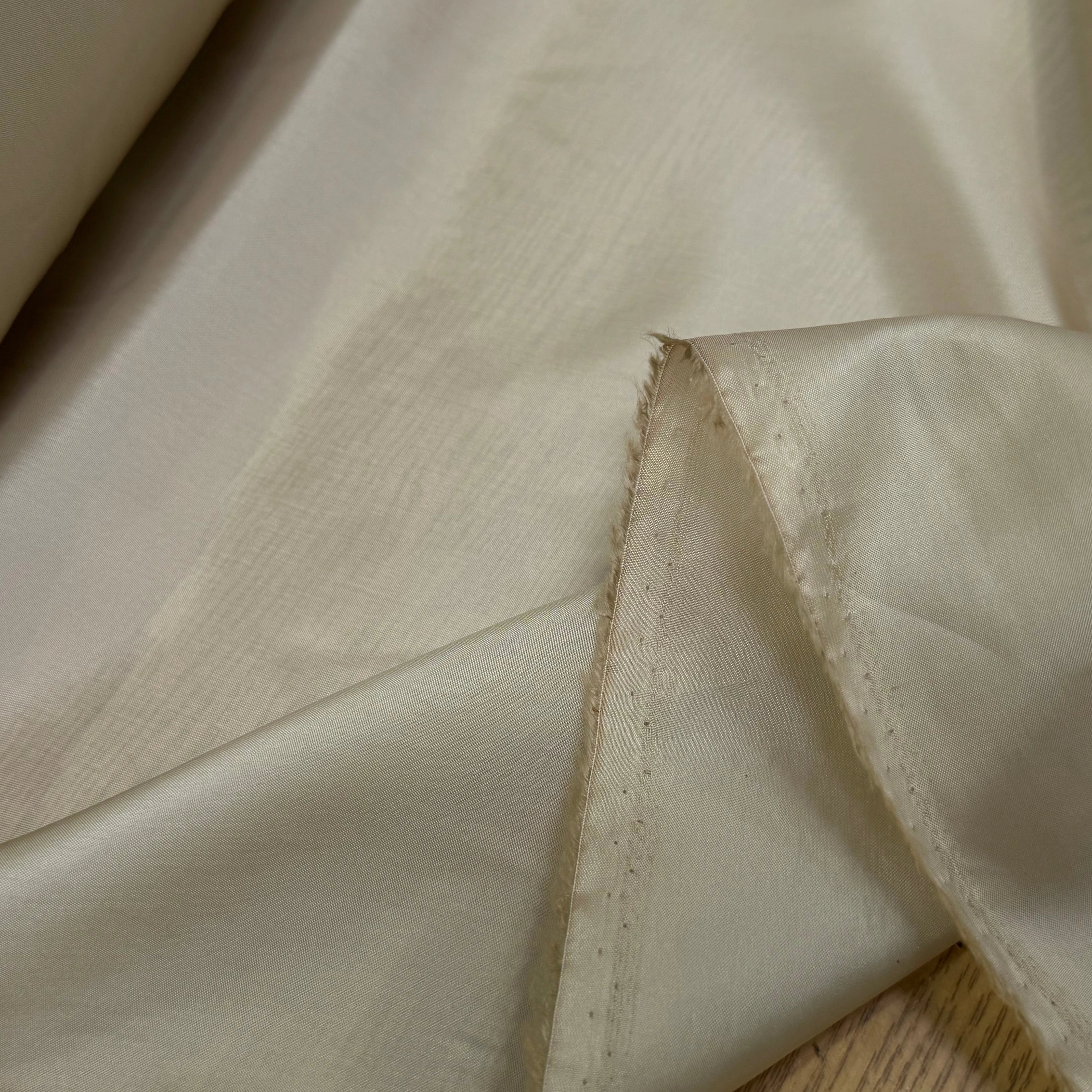 DOUBLURE ACETATE CUPRO FINE LÉGÈREMENT SATINÉE BEIGE FONCÉ - My Little Coupon