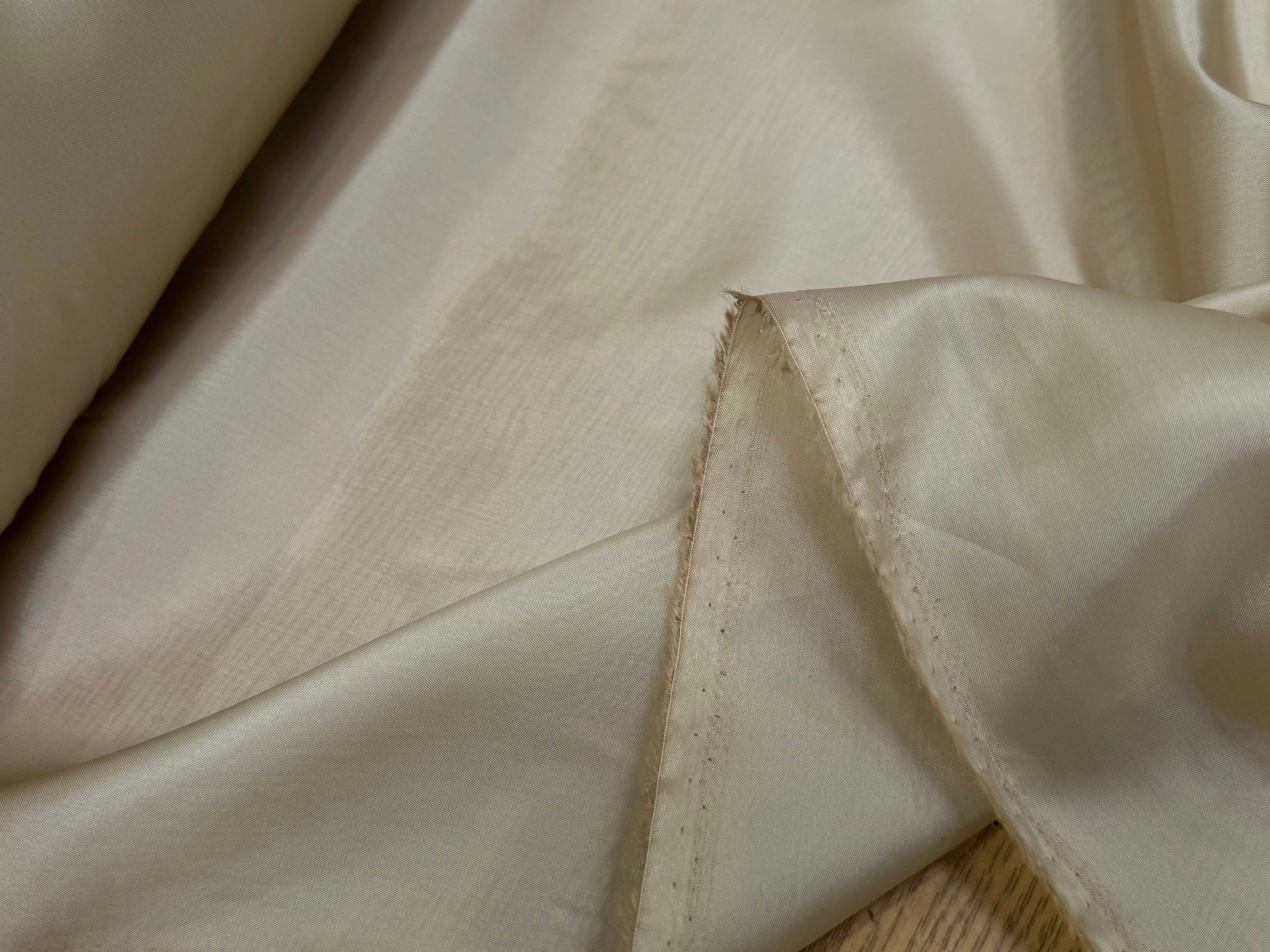 DOUBLURE ACETATE CUPRO FINE LÉGÈREMENT SATINÉE BEIGE FONCÉ - My Little Coupon