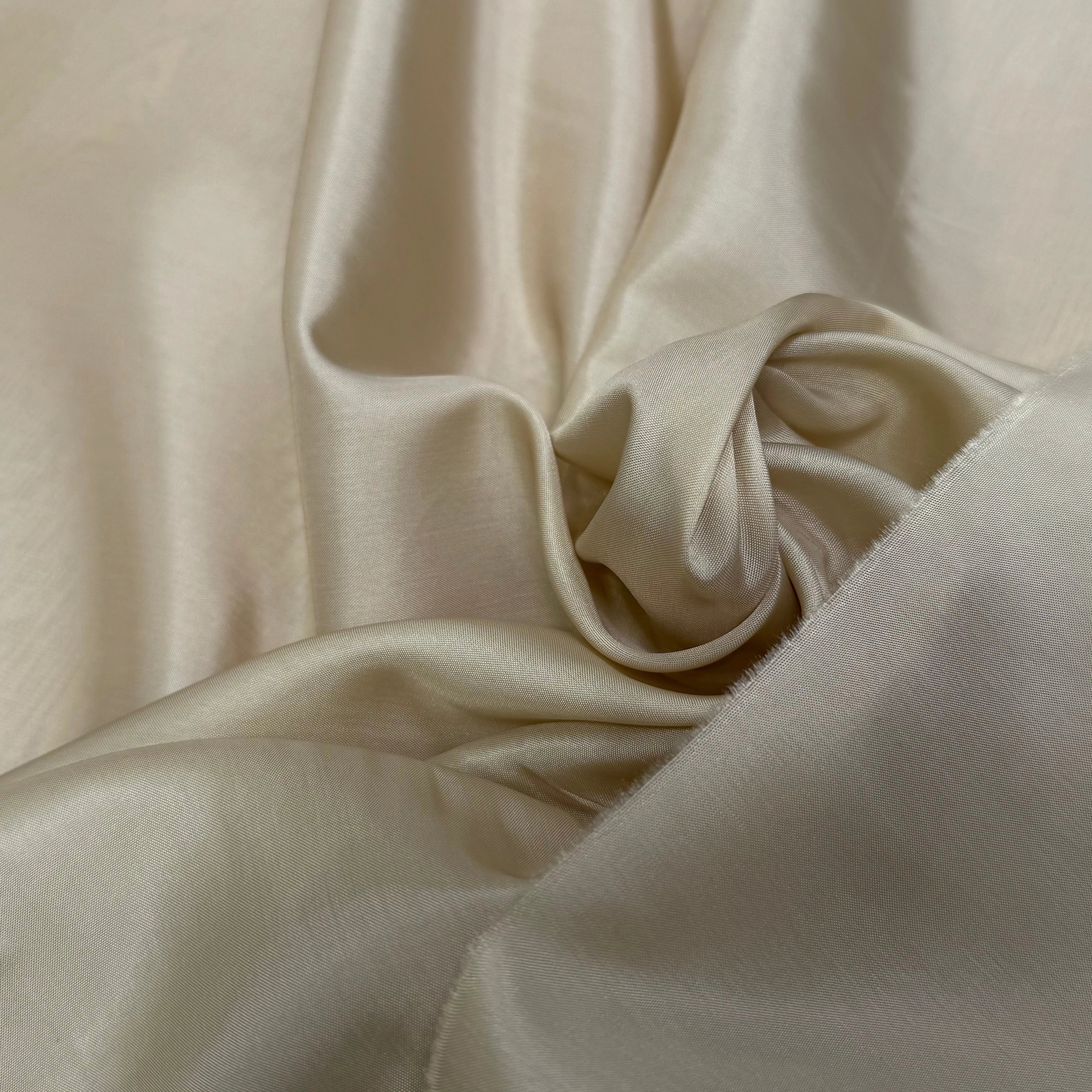 DOUBLURE ACETATE CUPRO FINE LÉGÈREMENT SATINÉE BEIGE FONCÉ - My Little Coupon