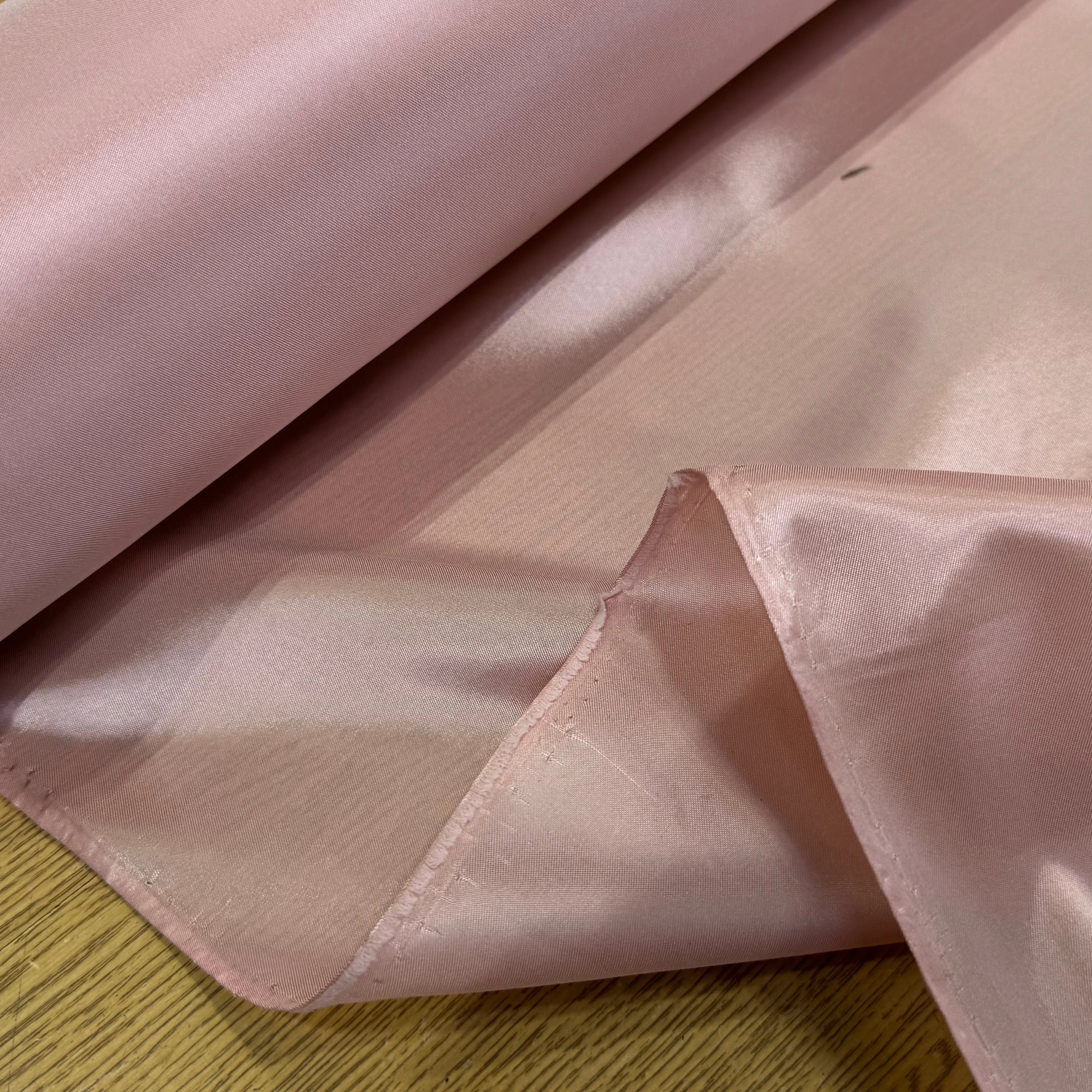 DOUBLURE ACETATE CUPRO LÉGÈREMENT SATINÉ ROSE PLALE ÉCRÉMÉ - My Little Coupon