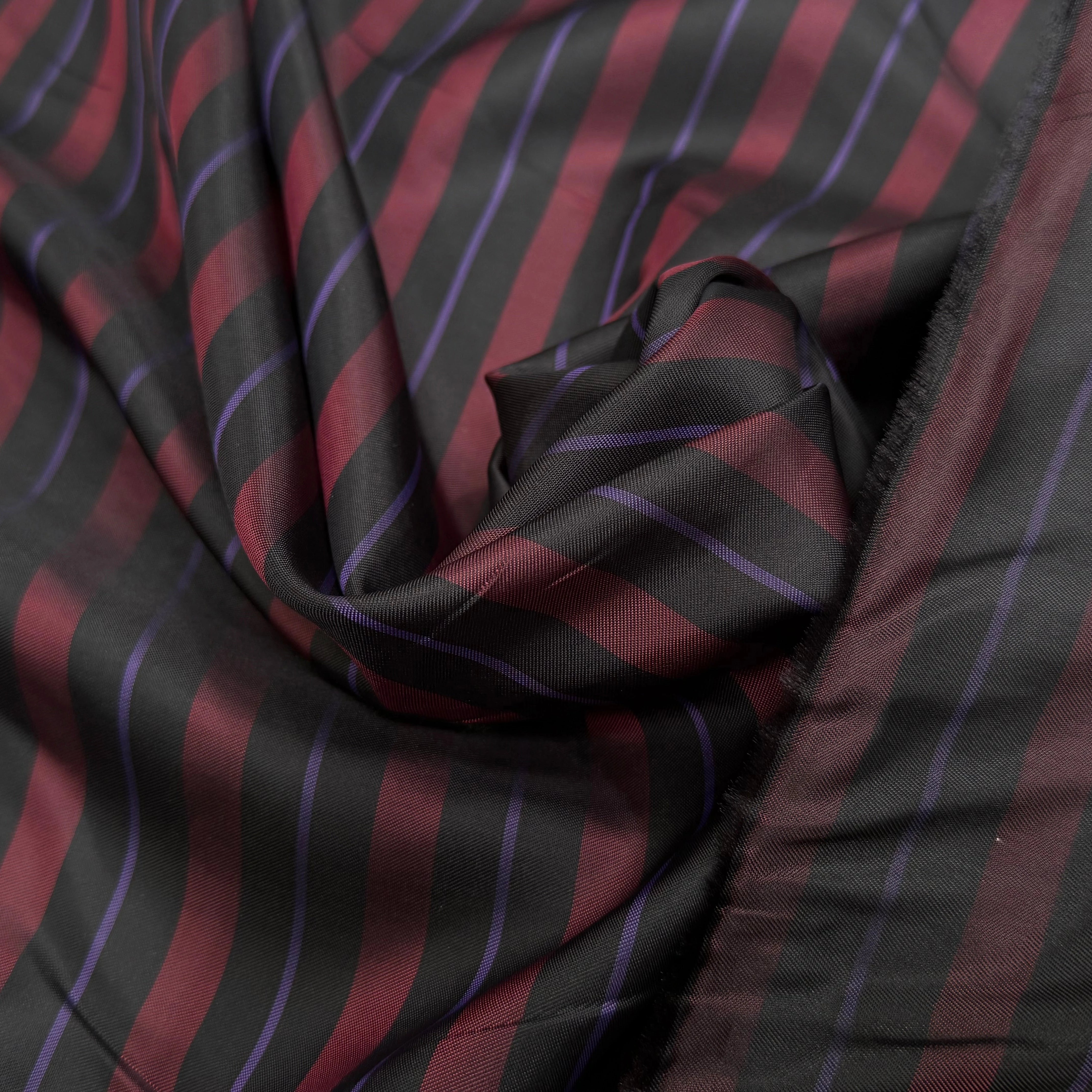 DOUBLURE ACETATE VISCOSE À RAYURES NOIR BORDEAUX VIOLET SUBLIME - My Little Coupon