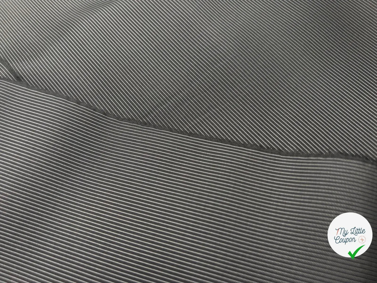 DOUBLURE FANTAISIE MOTIF RAYURES TRÈS FINES - coupon de tissu de 3 mètres - My Little Coupon - tissu - coudre