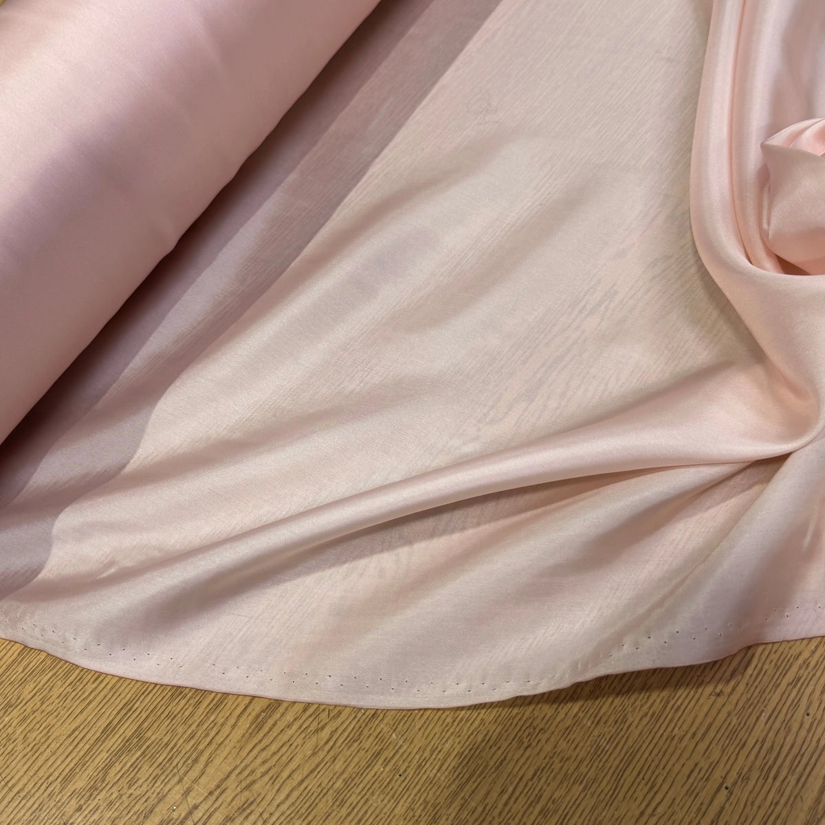 DOUBLURE FINE ET LISSE 62% ACETATE 38% CUPRO ROSE PALE - My Little Coupon