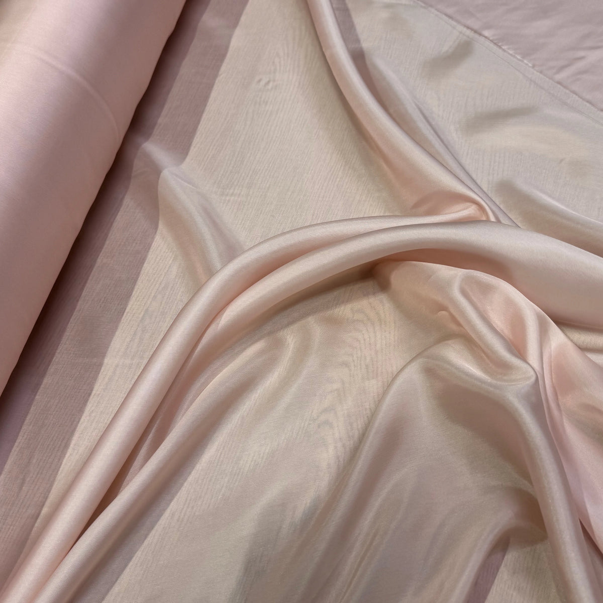 DOUBLURE FINE ET LISSE 62% ACETATE 38% CUPRO ROSE PALE - My Little Coupon