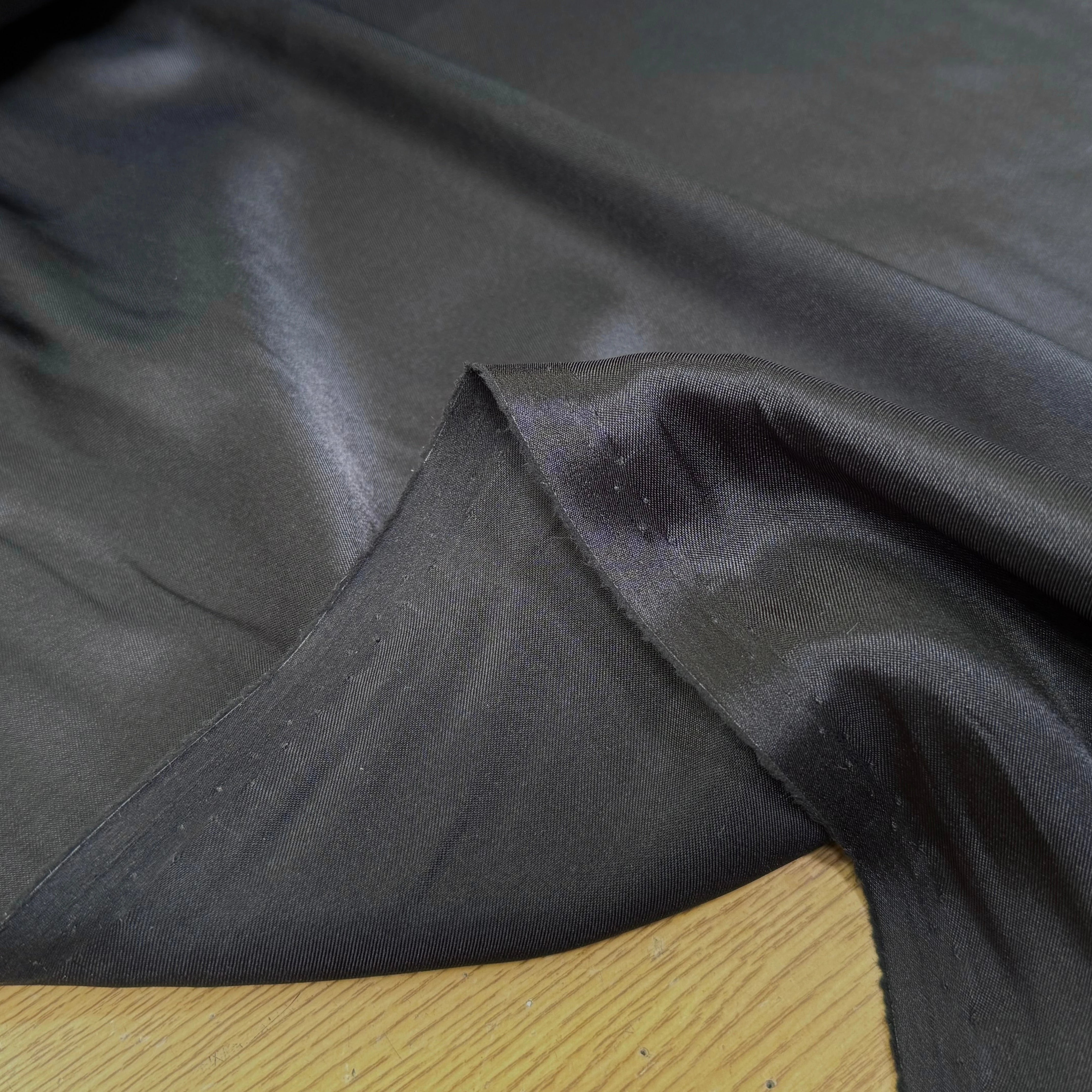 DOUBLURE FLUIDE 68% ACETATE LÉGÈREMENT SATINÉE NOIR ANTHRACITE - My Little Coupon