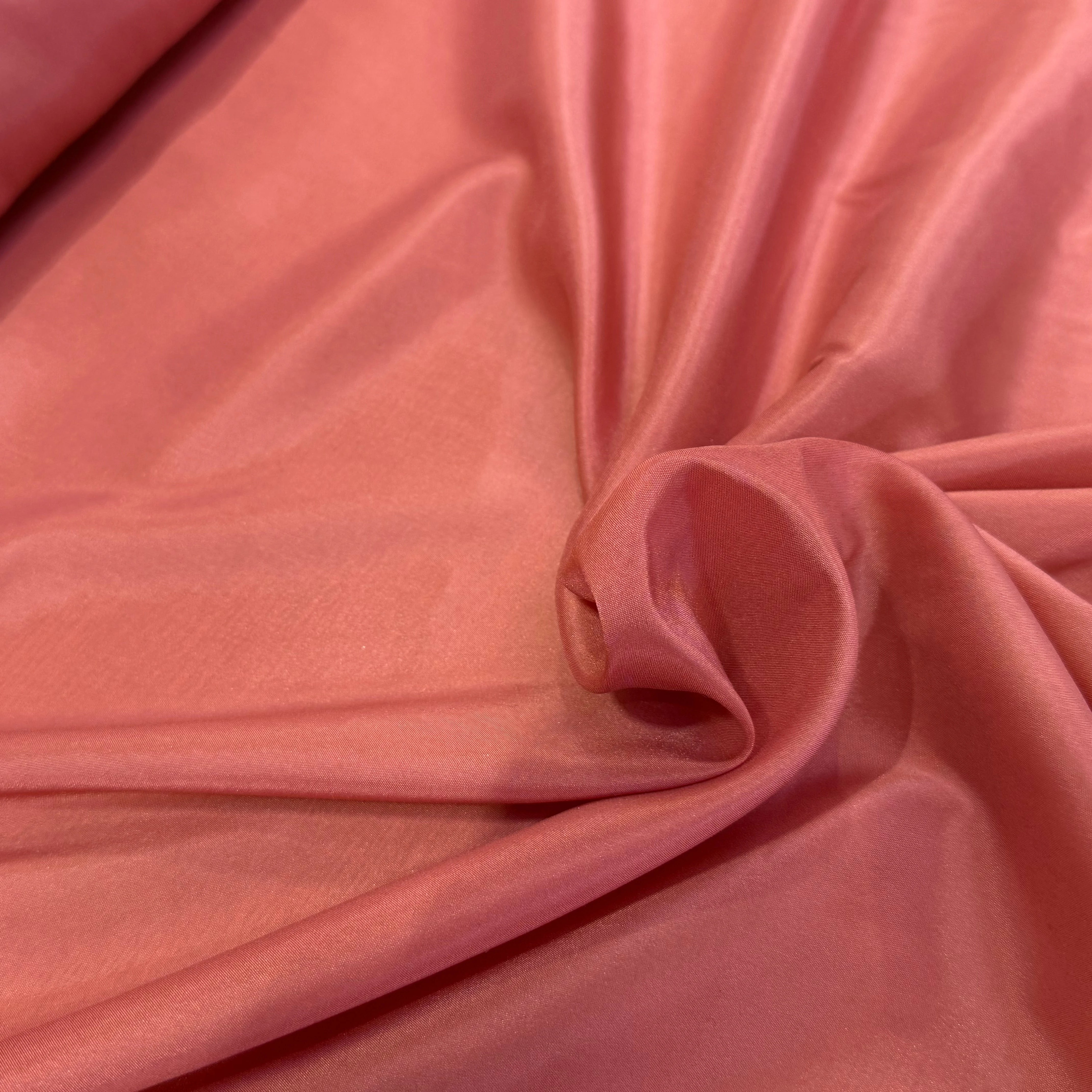 DOUBLURE FLUIDE 68% ACETATE LÉGÈREMENT SATINÉE ROSE PAMPLEMOUSSE - My Little Coupon