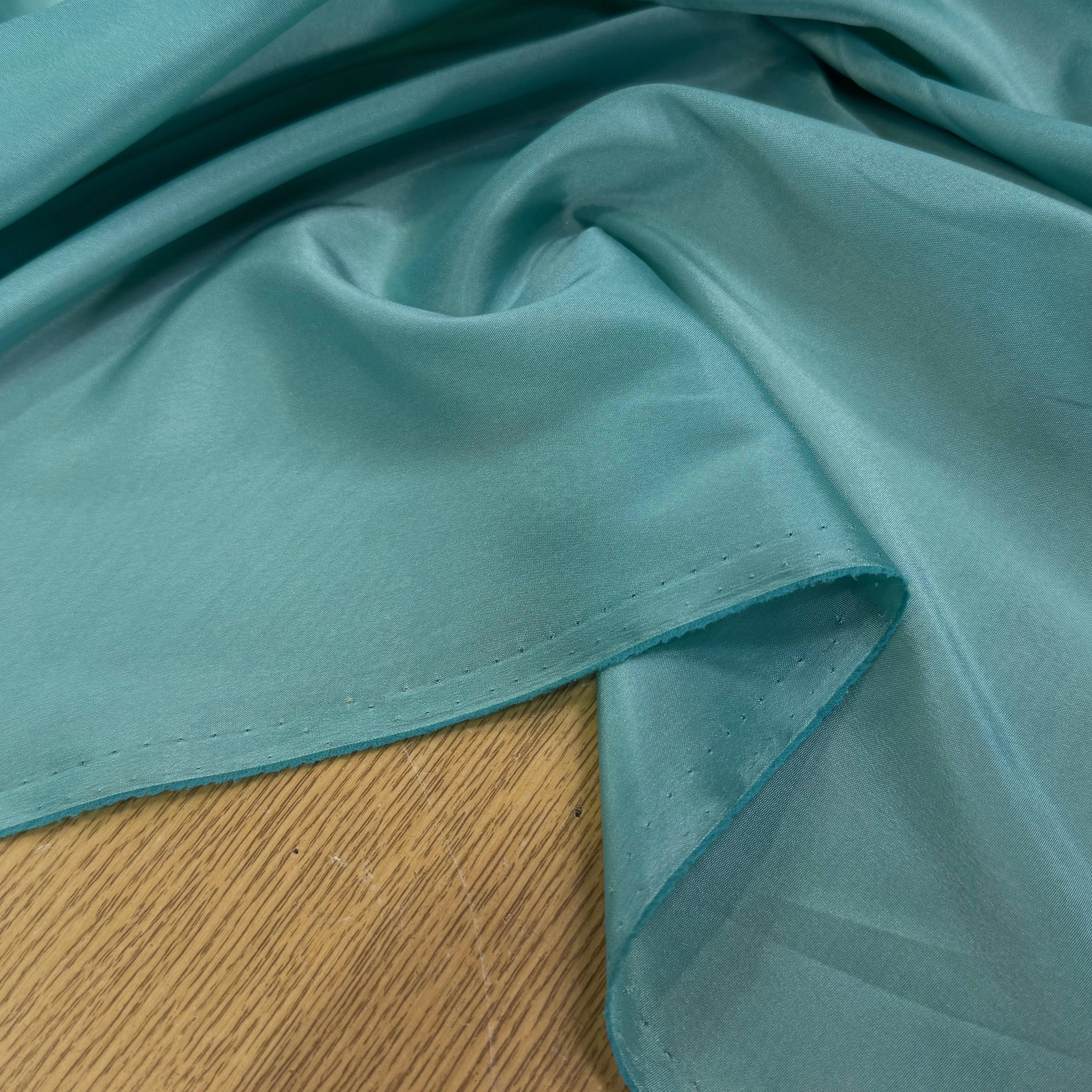 DOUBLURE LÉGÈREMENT SATINÉE BLEU LAGOON - My Little Coupon