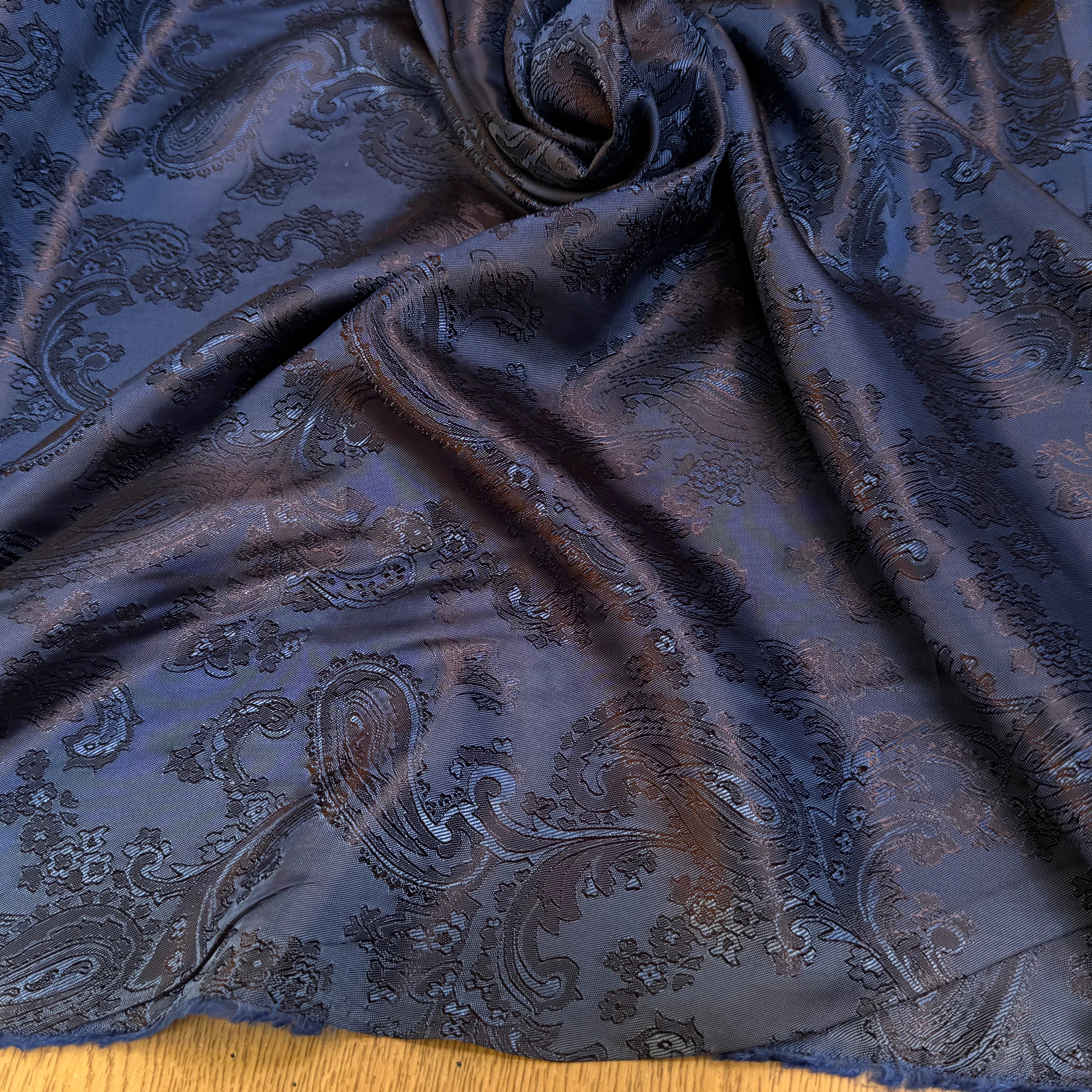DOUBLURE SATIN IMPRIMÉ FLOREAUX BLEU 58% VISCOSE - My Little Coupon
